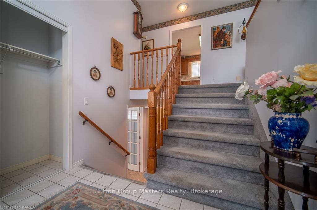 2 Forchuk Crescent photo 7