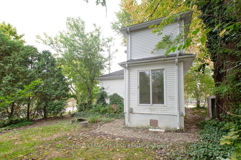 39 Fairview Avenue photo 3