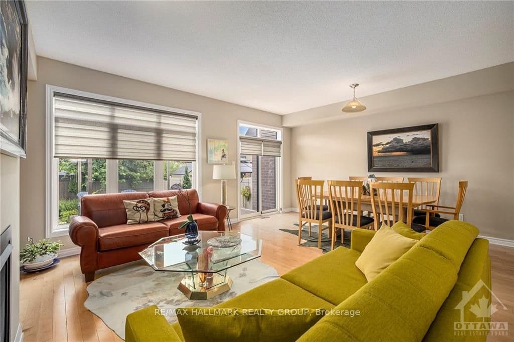 228 SOUTHBRIDGE Street photo 4