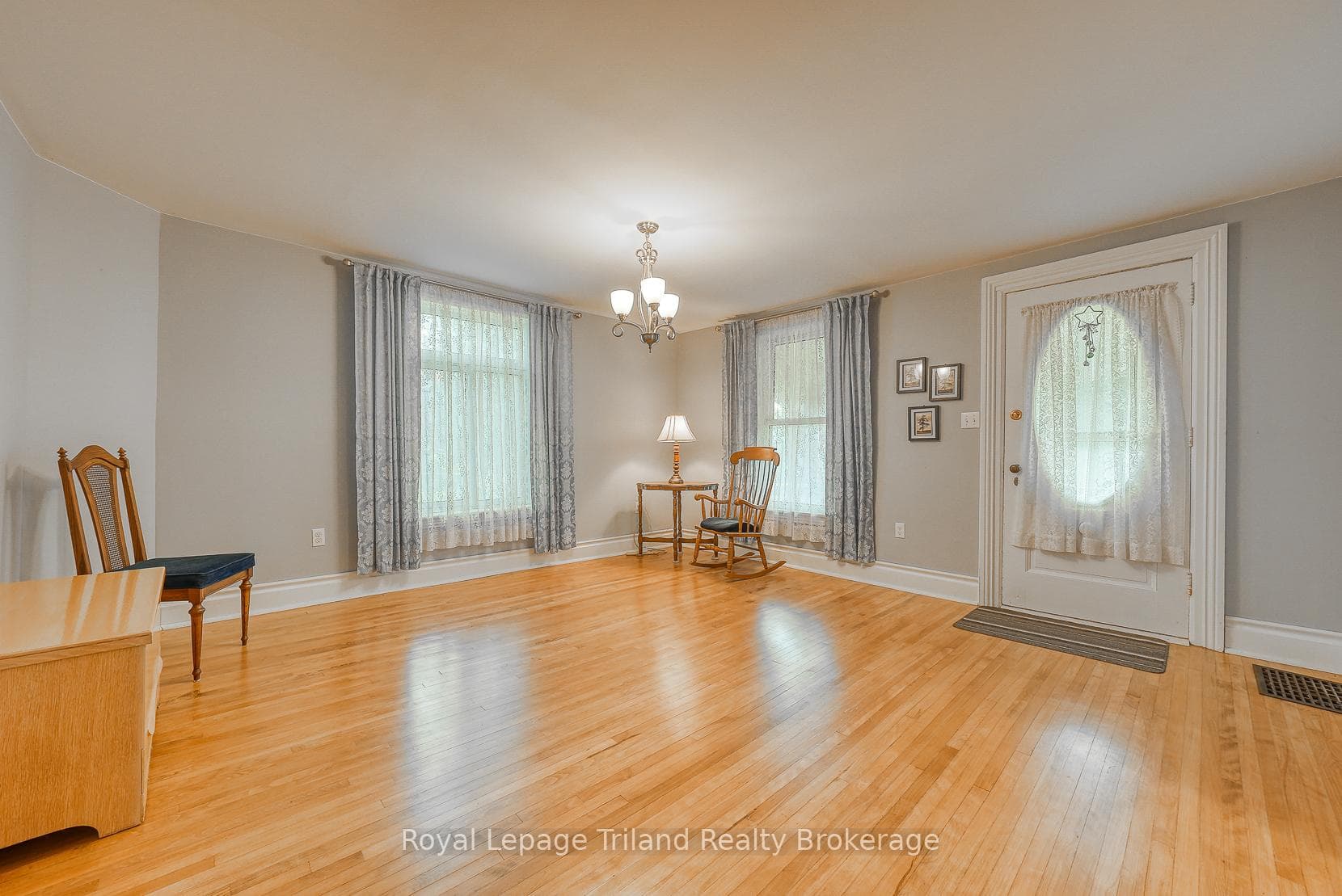 106 Milton Street photo 11