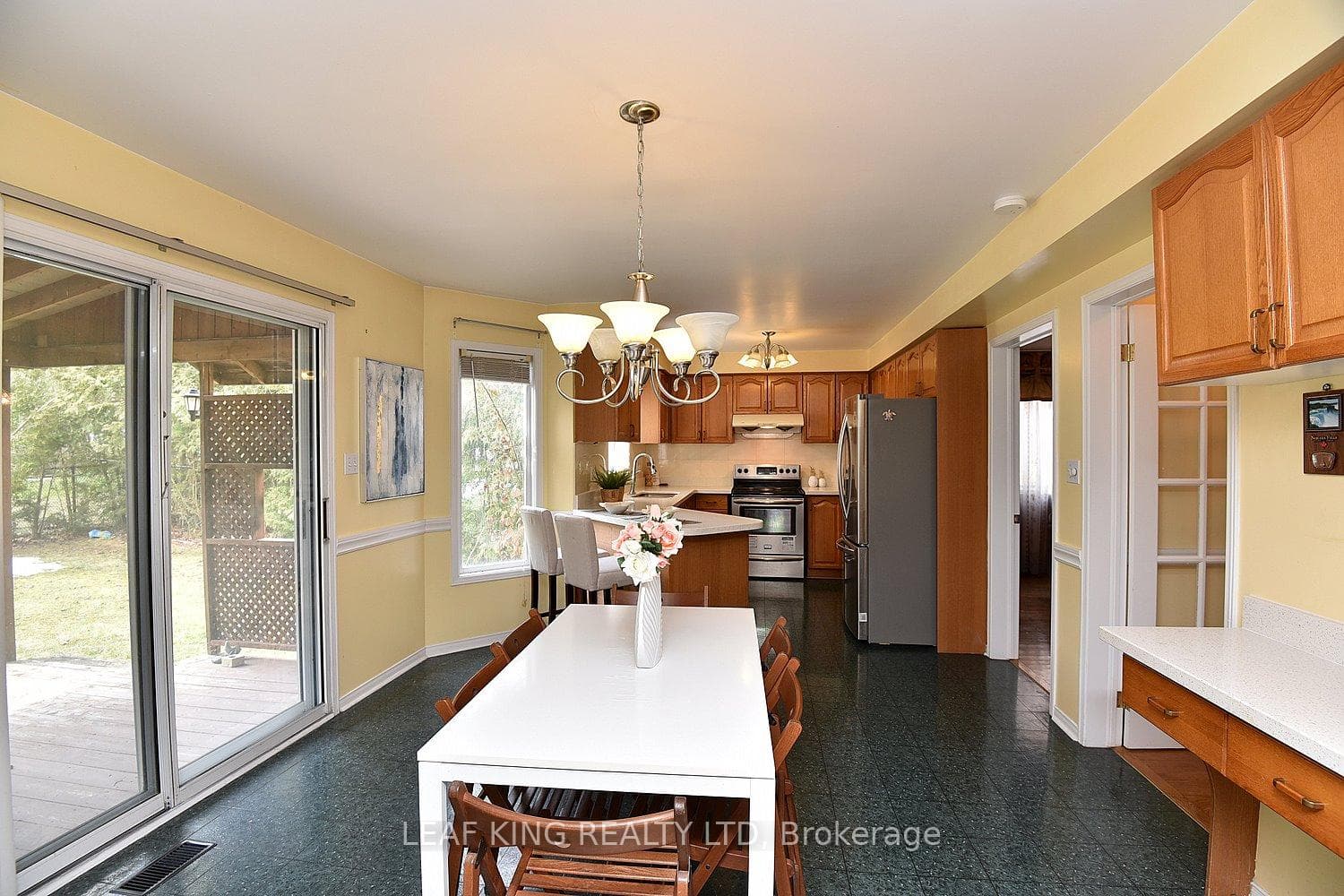 102 Huntingwood Avenue photo 19