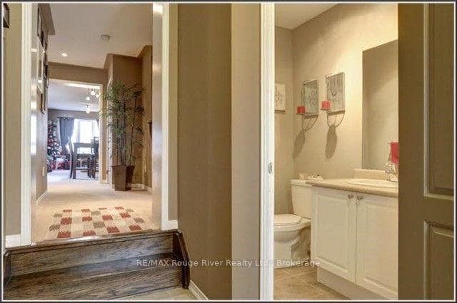 85 Lander Crescent photo 6
