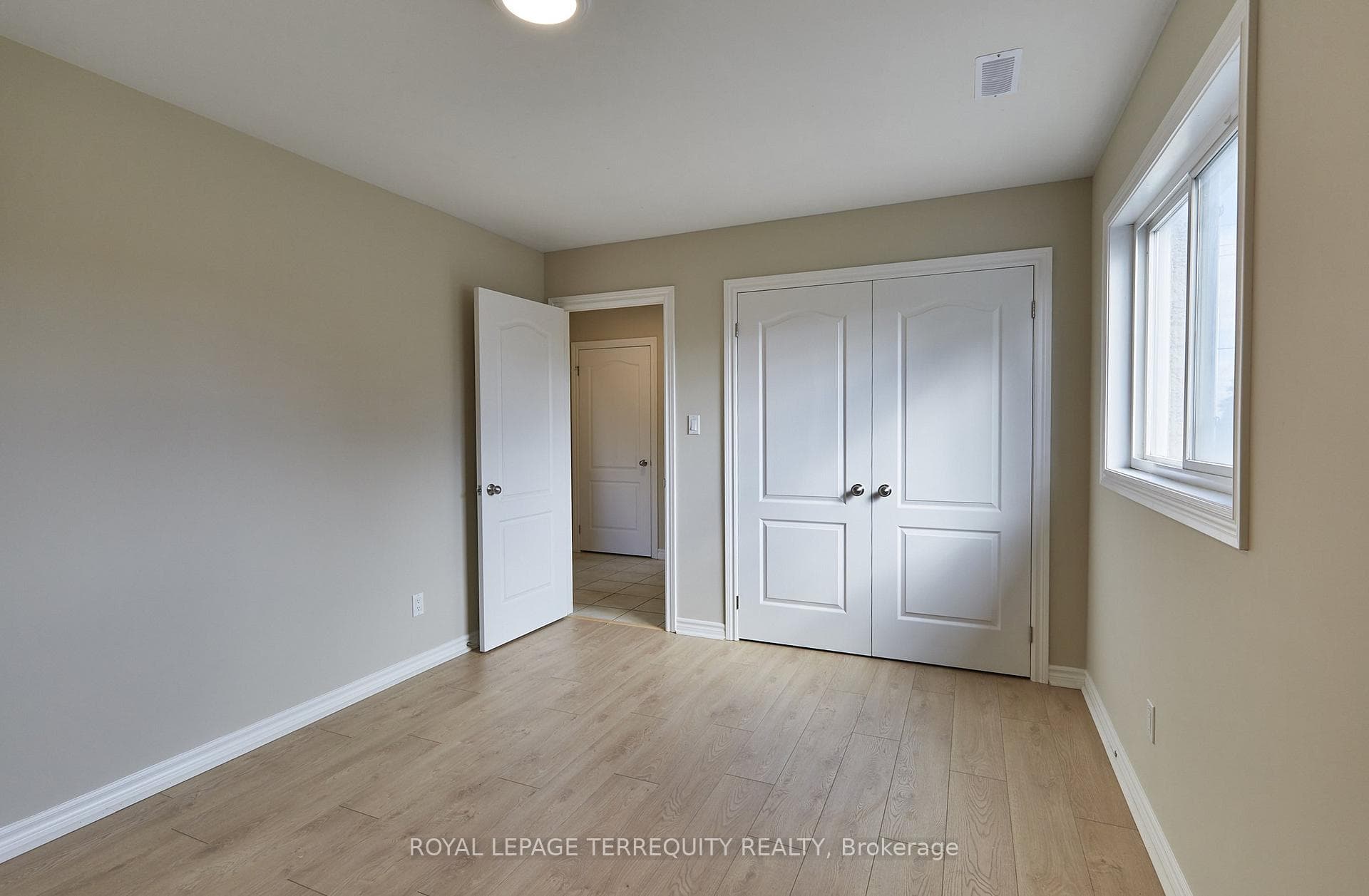 556 Park Road Unit 2 photo 15