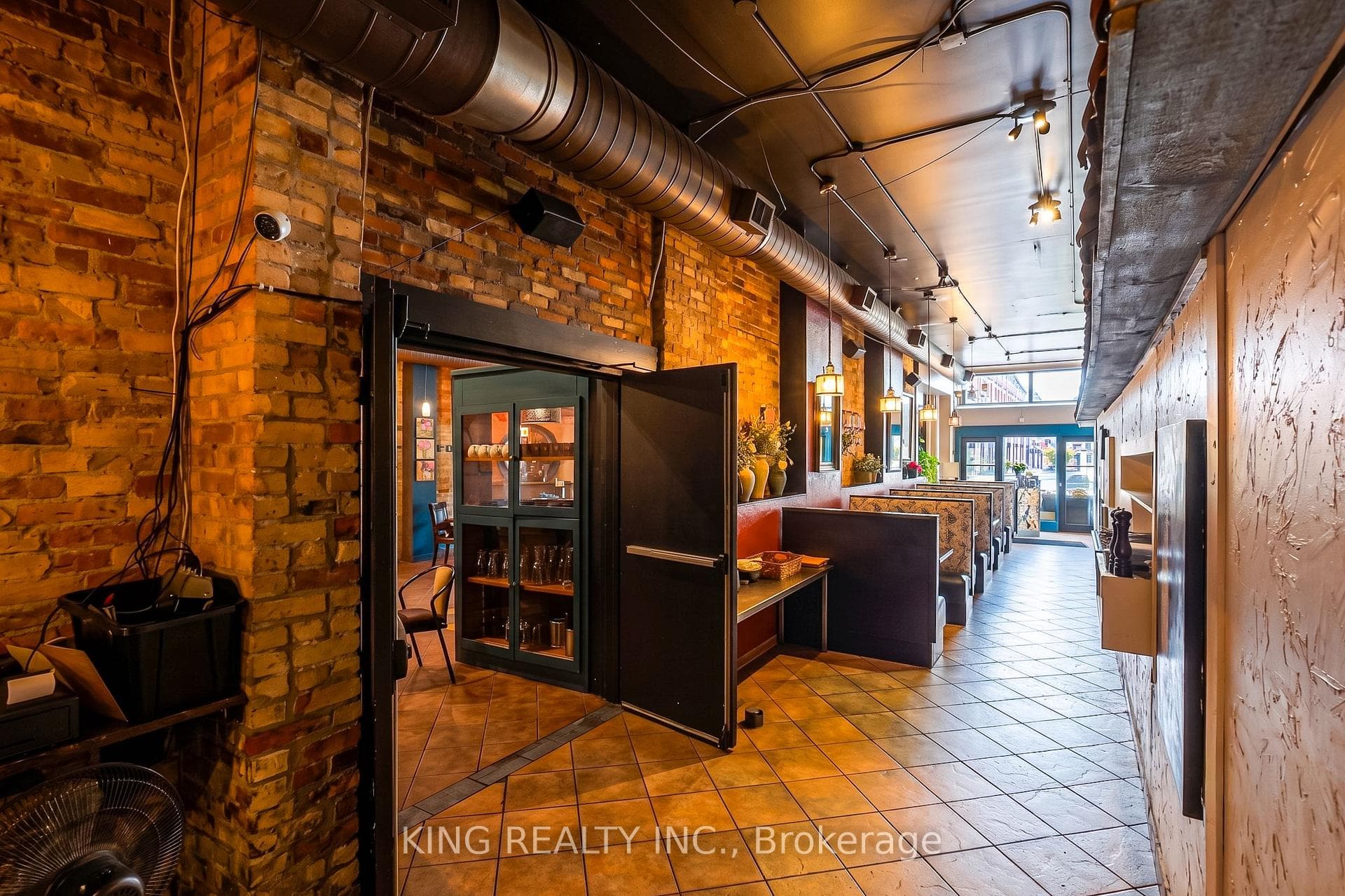625 TALBOT Street photo 28