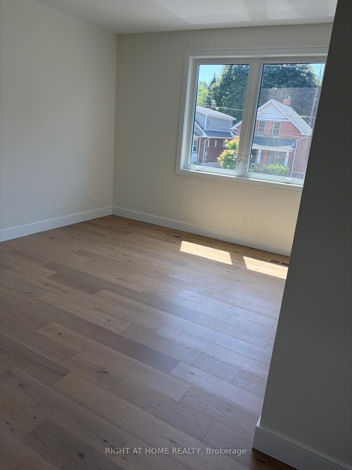 376 Mitchell Avenue photo 10