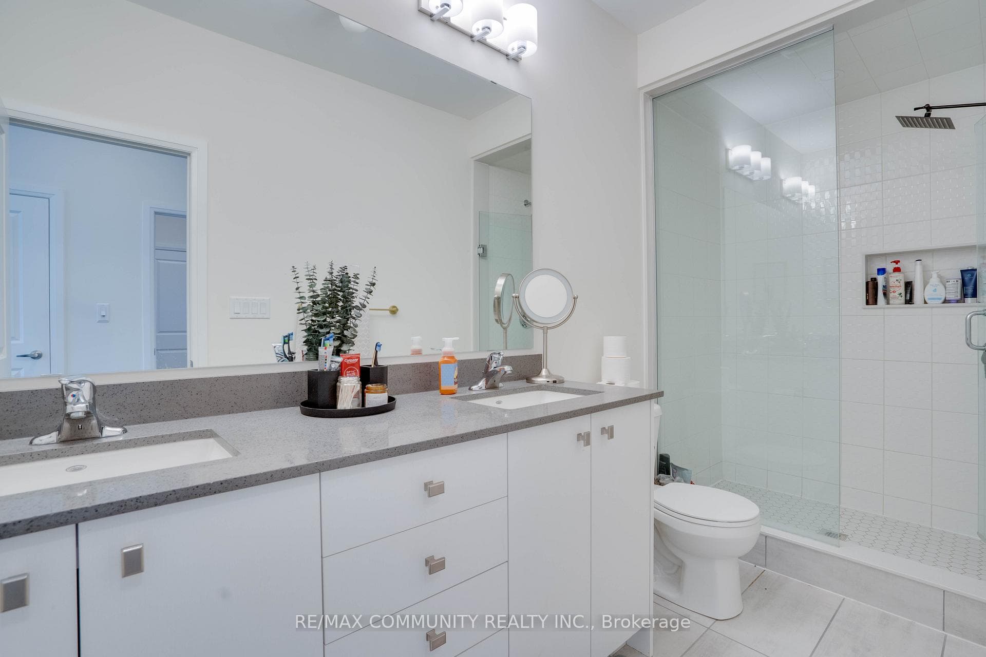 6 Bromfield Street photo 19