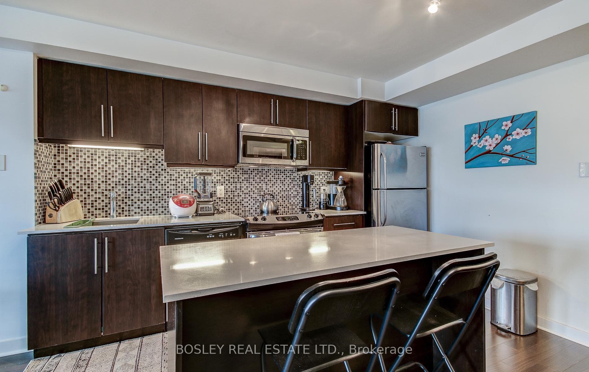 1171 Queen Street Unit 412 photo 3