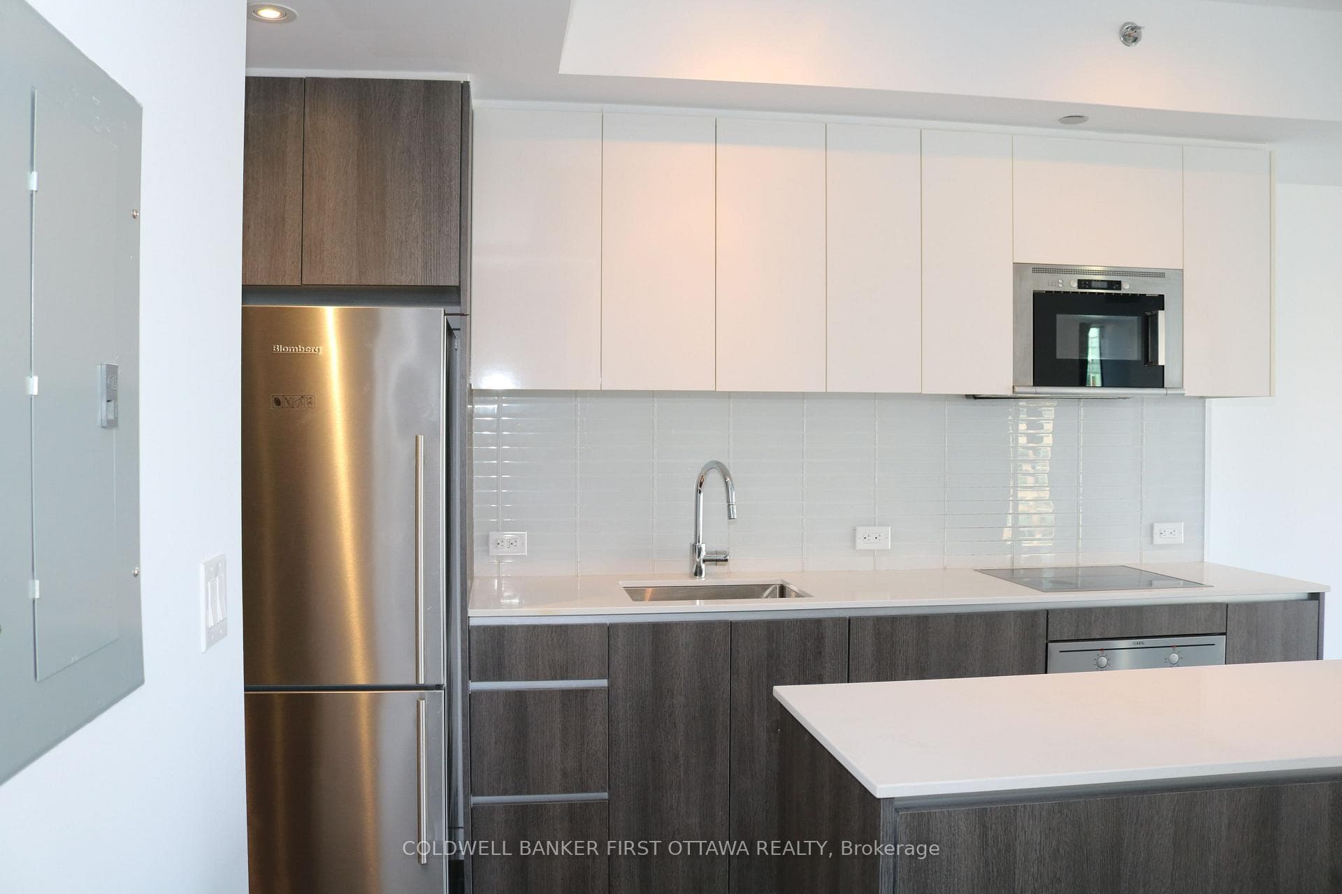 199 SLATER Street Unit 2013 photo 4