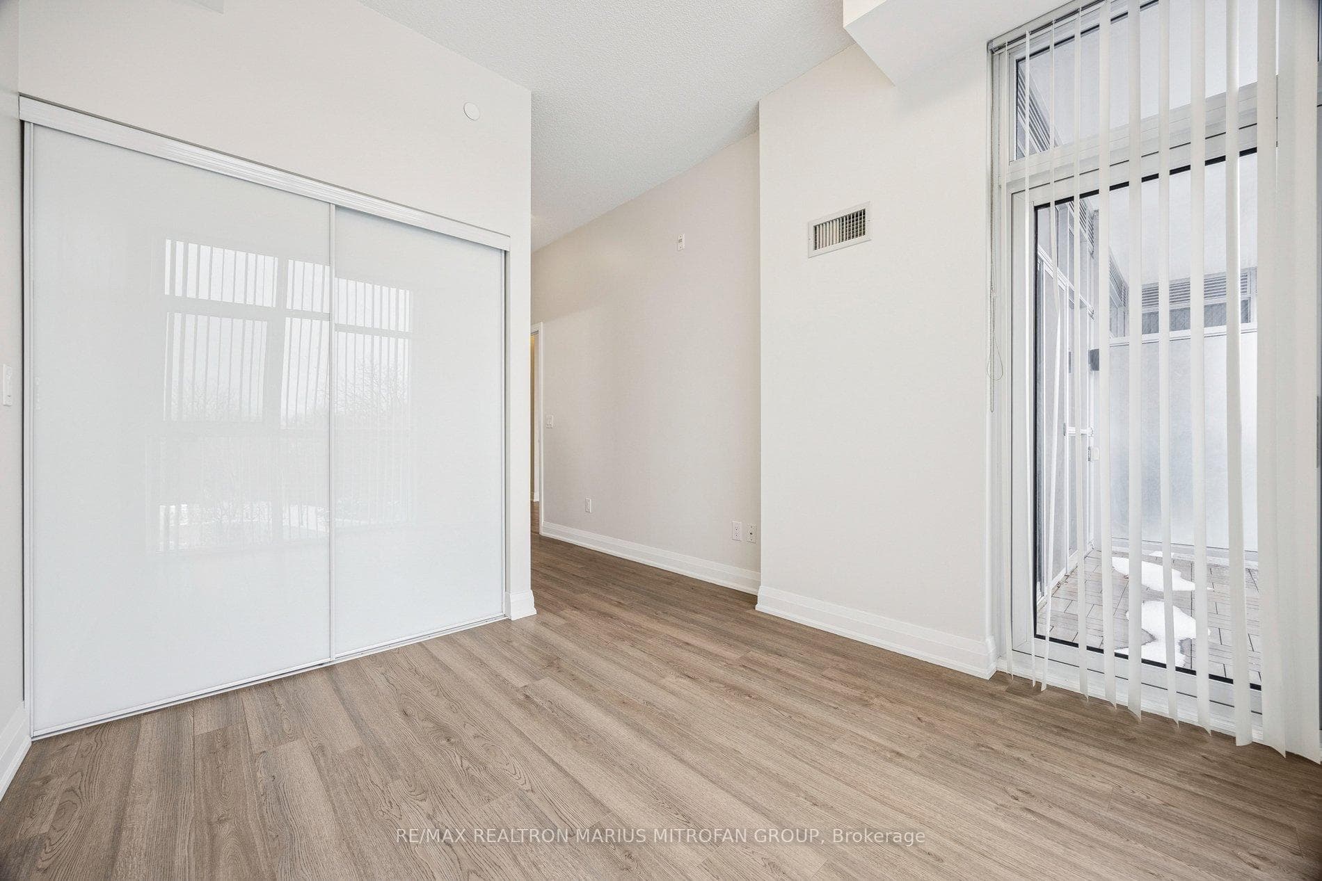 8763 Bayview Avenue Unit 205 photo 29