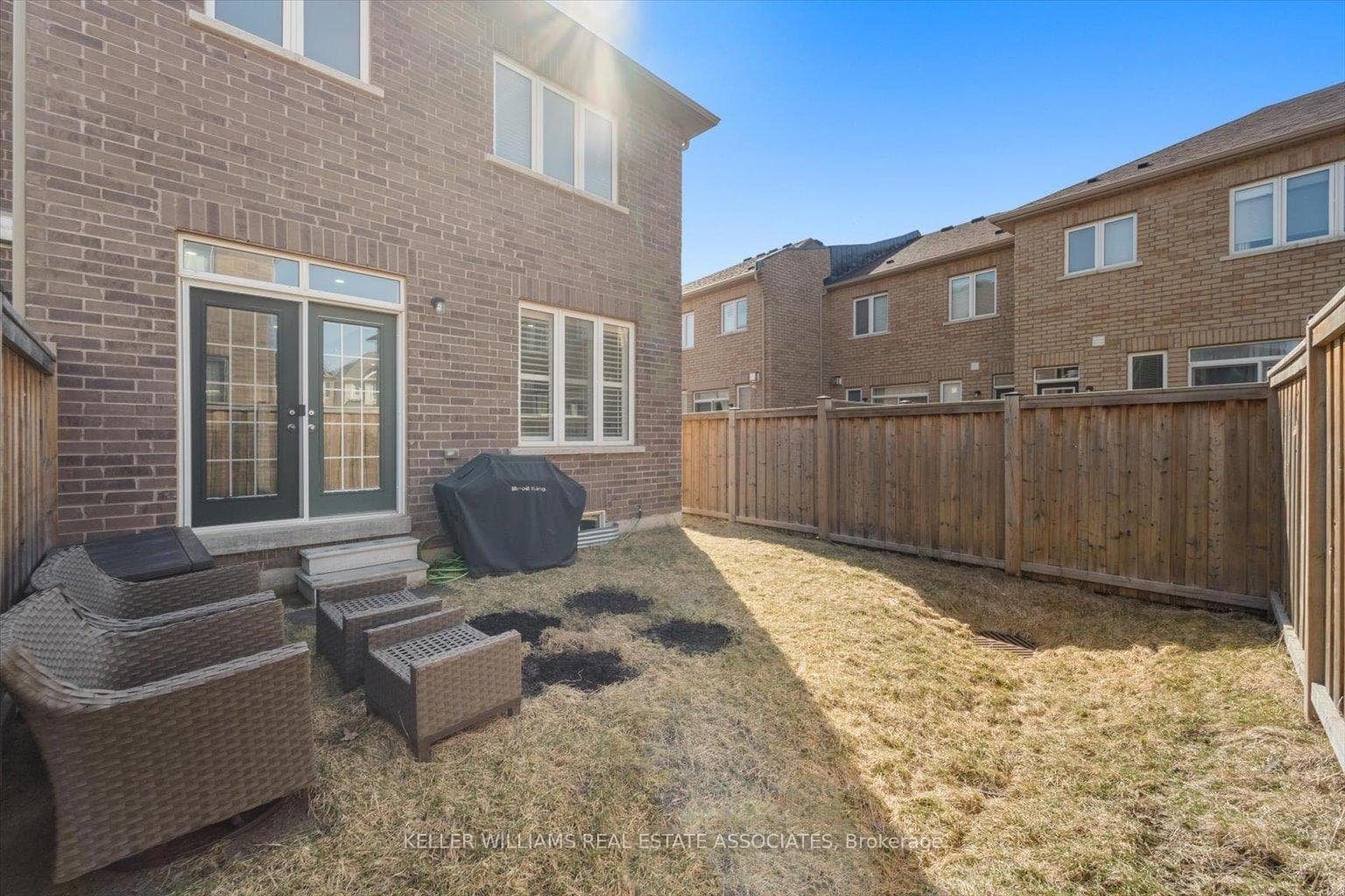 29 Ivor Crescent photo 37