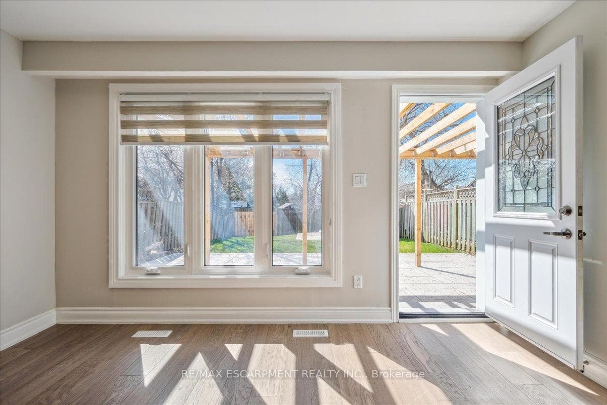 1120 Shadeland Drive photo 3