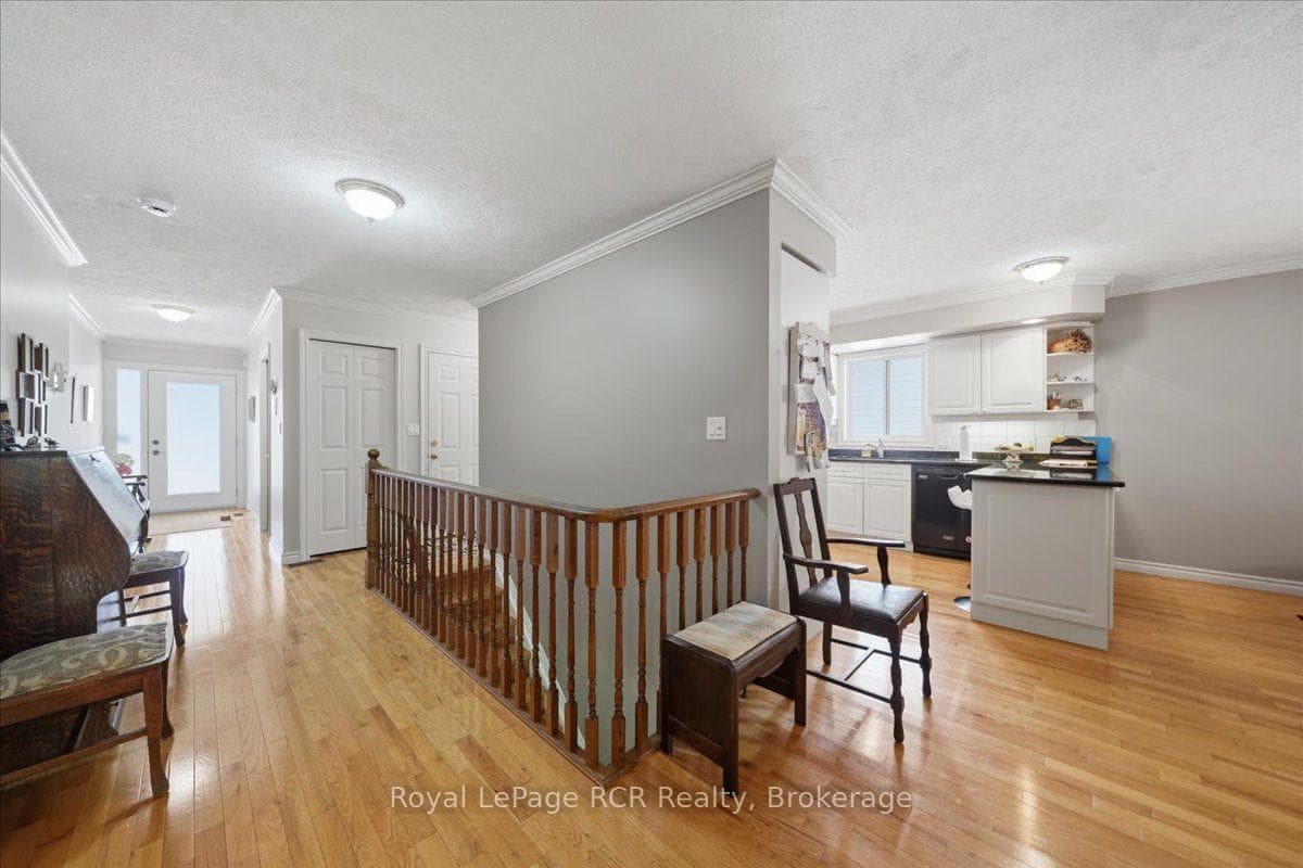 255 2nd Avenue photo 16