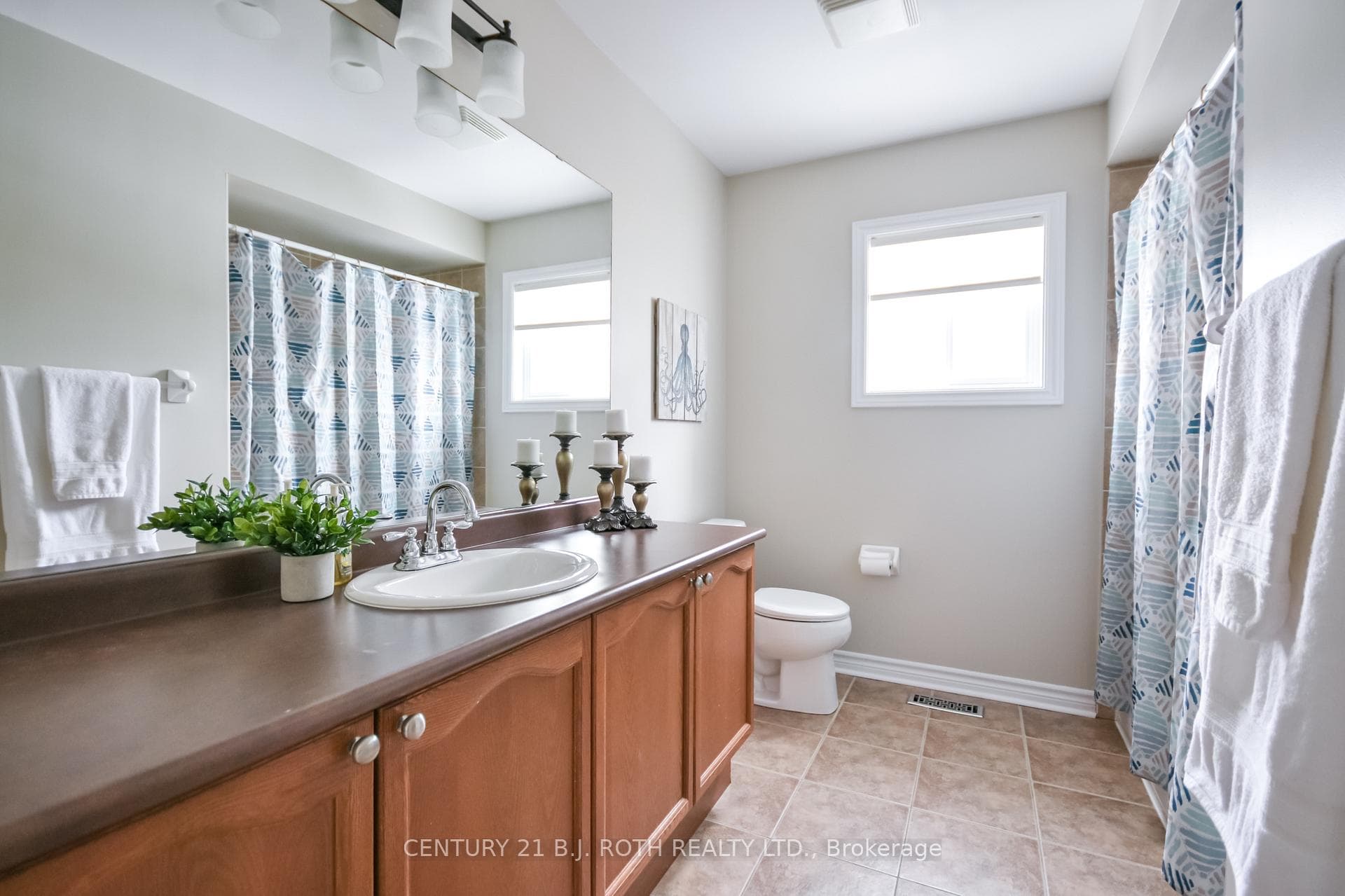 4 piece main bath.