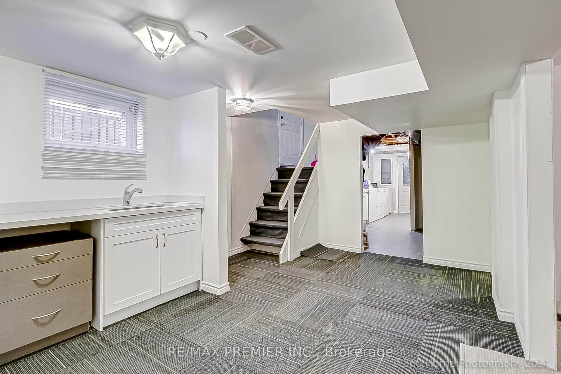 151 Clements Road photo 23