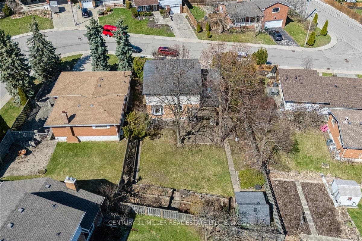 5 Cortina Crescent photo 26