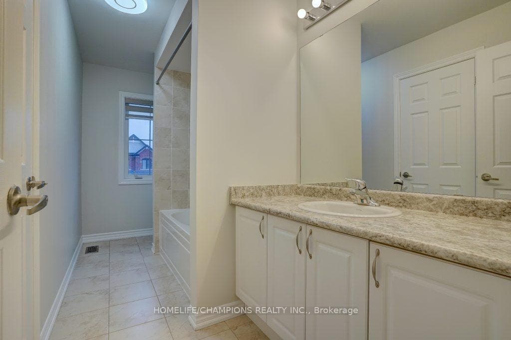 102 Benadir Avenue photo 19