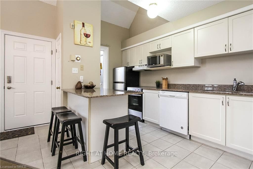 796468 Grey 19 Road Unit 909 photo 20