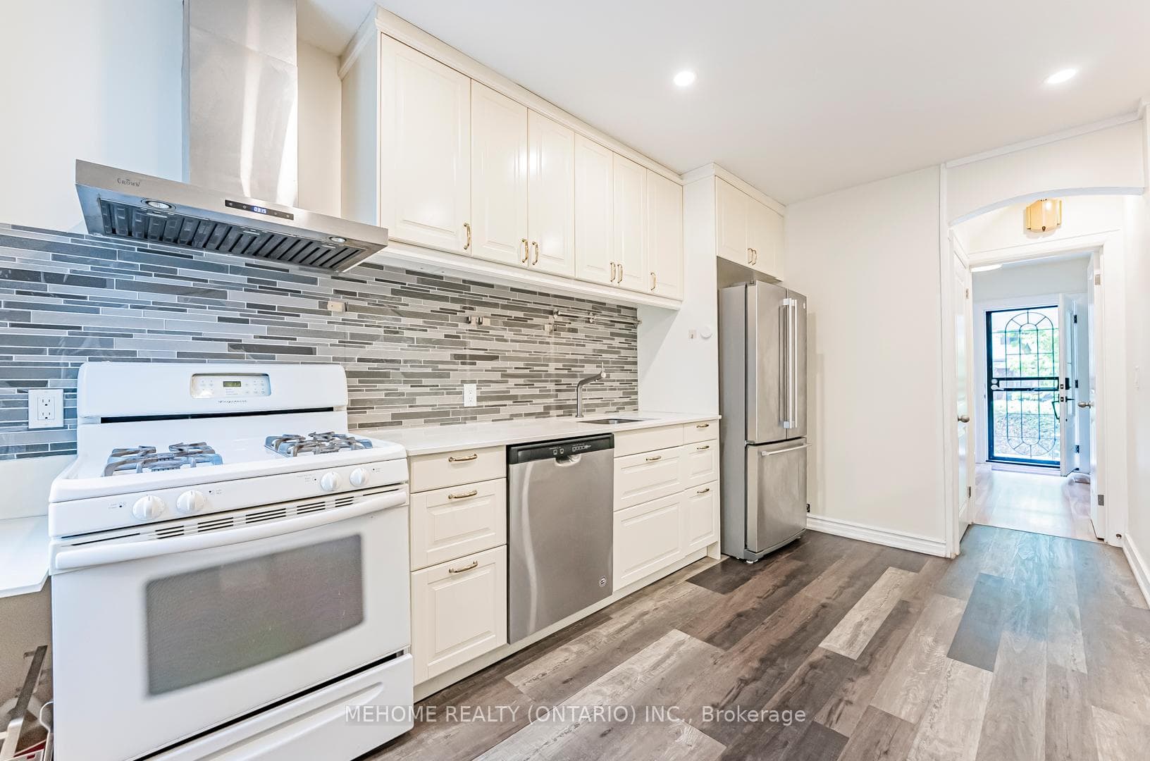 558 Hillsdale Avenue photo 11