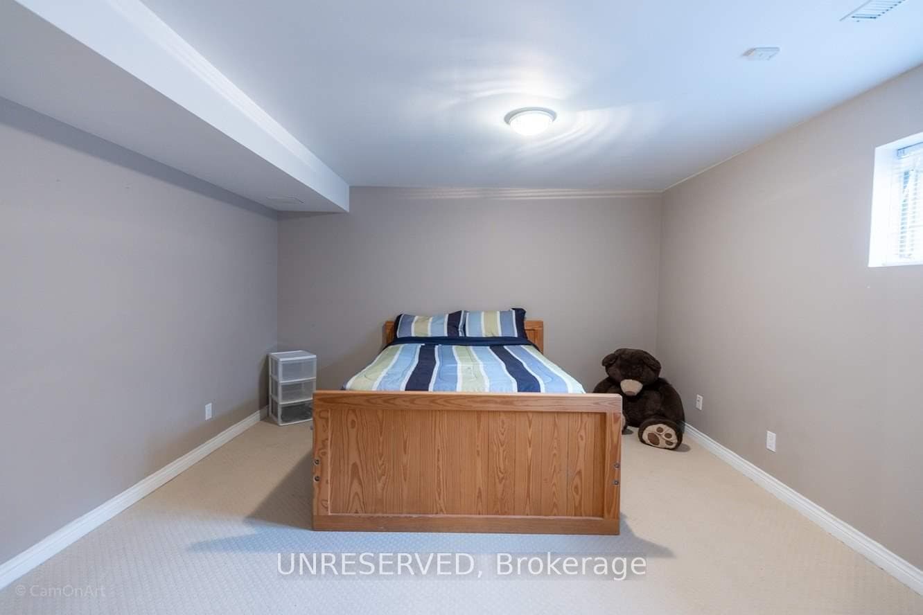 121 Southbrook Crescent photo 16