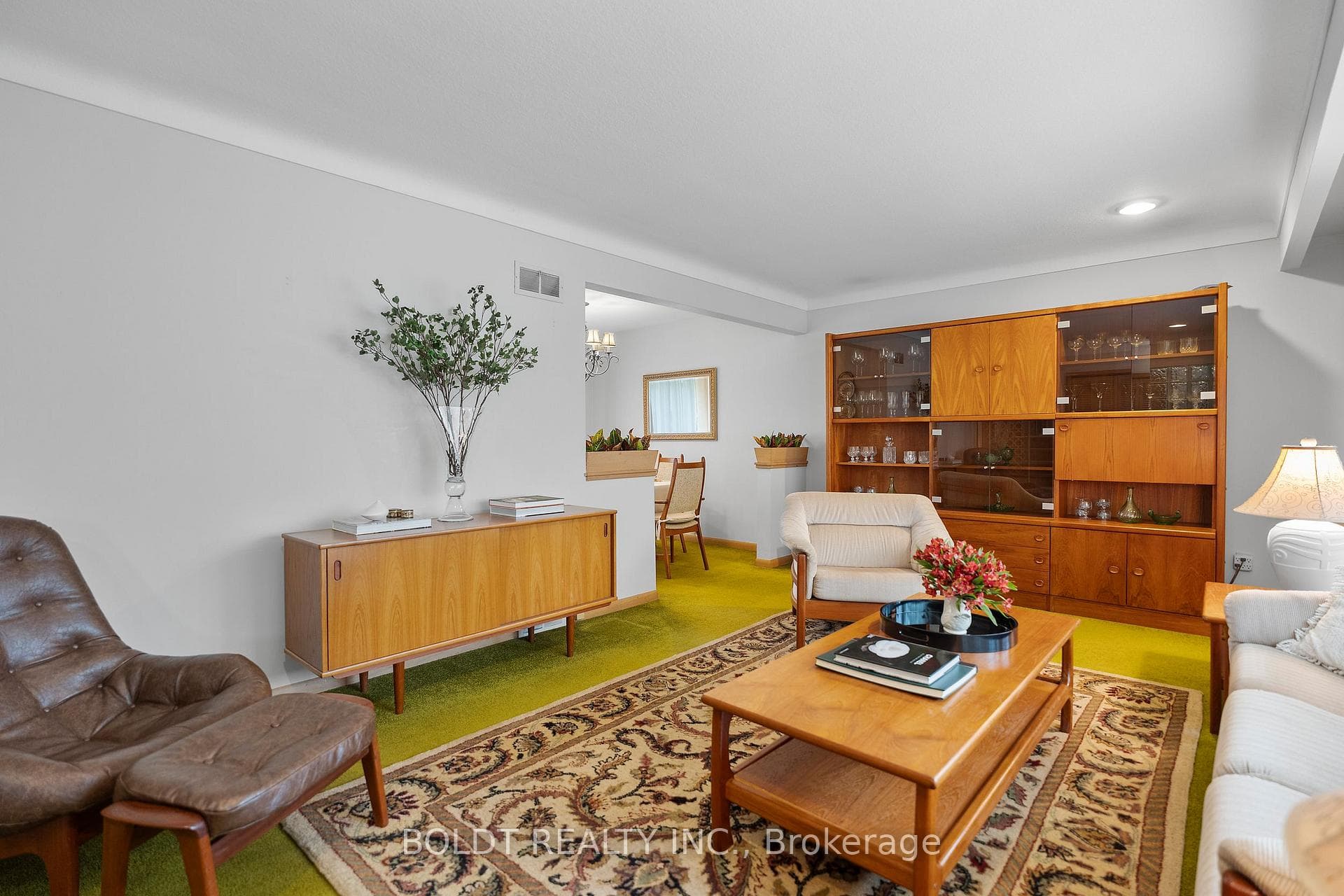 41 Neptune Drive photo 6