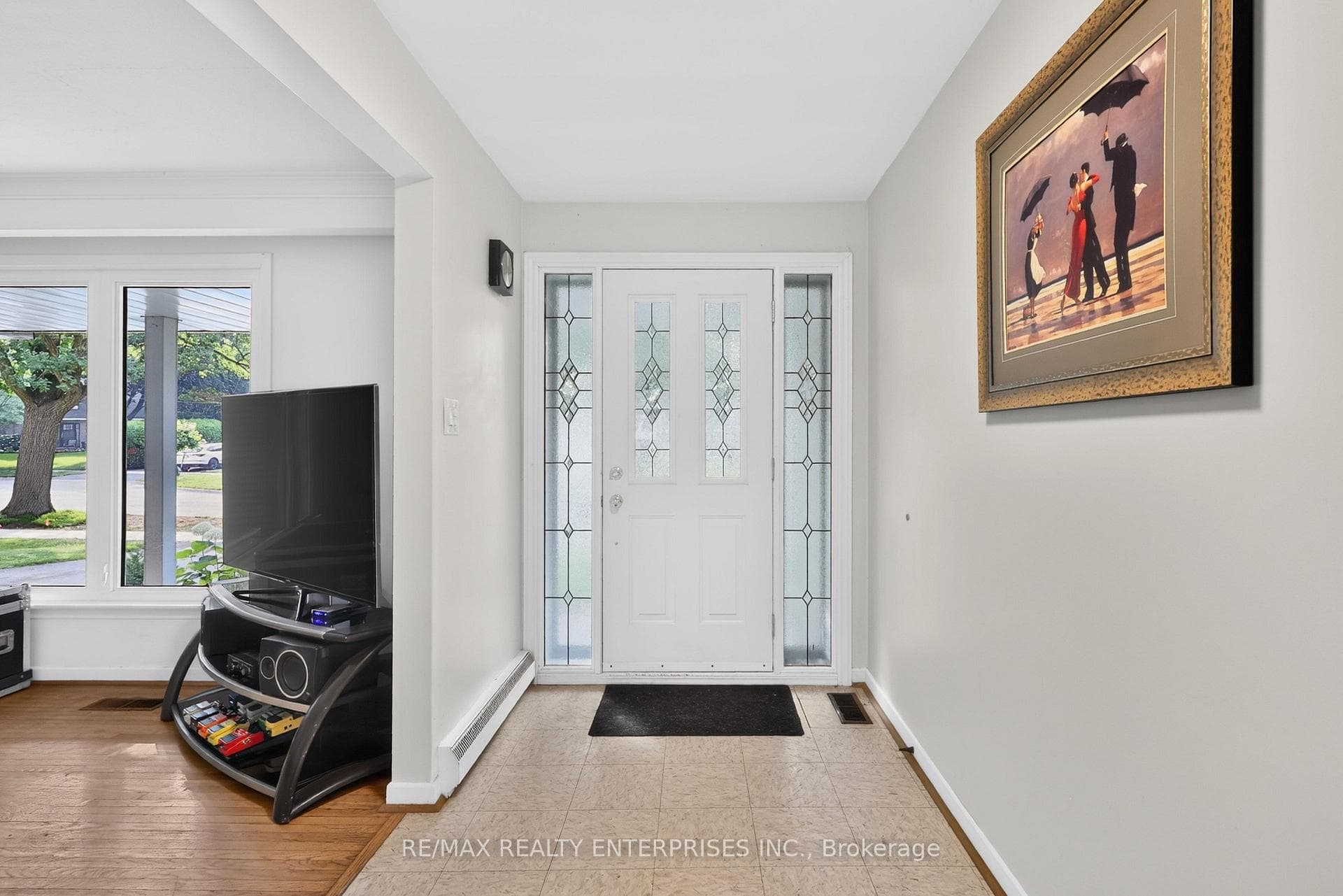 975 Cresthampton Lane photo 4