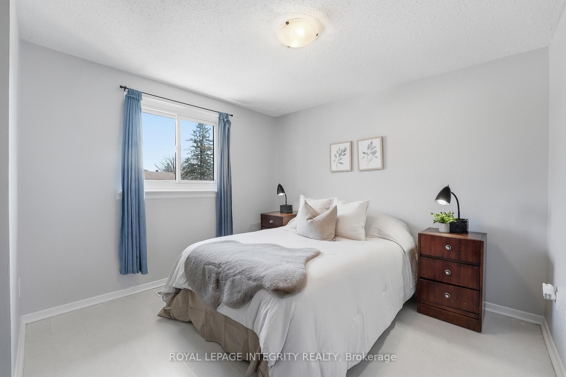 776 Vinette Crescent photo 16
