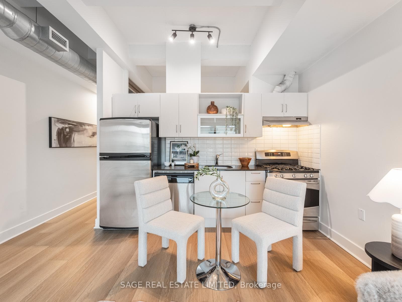 233 Carlaw Avenue Unit 811 photo 15