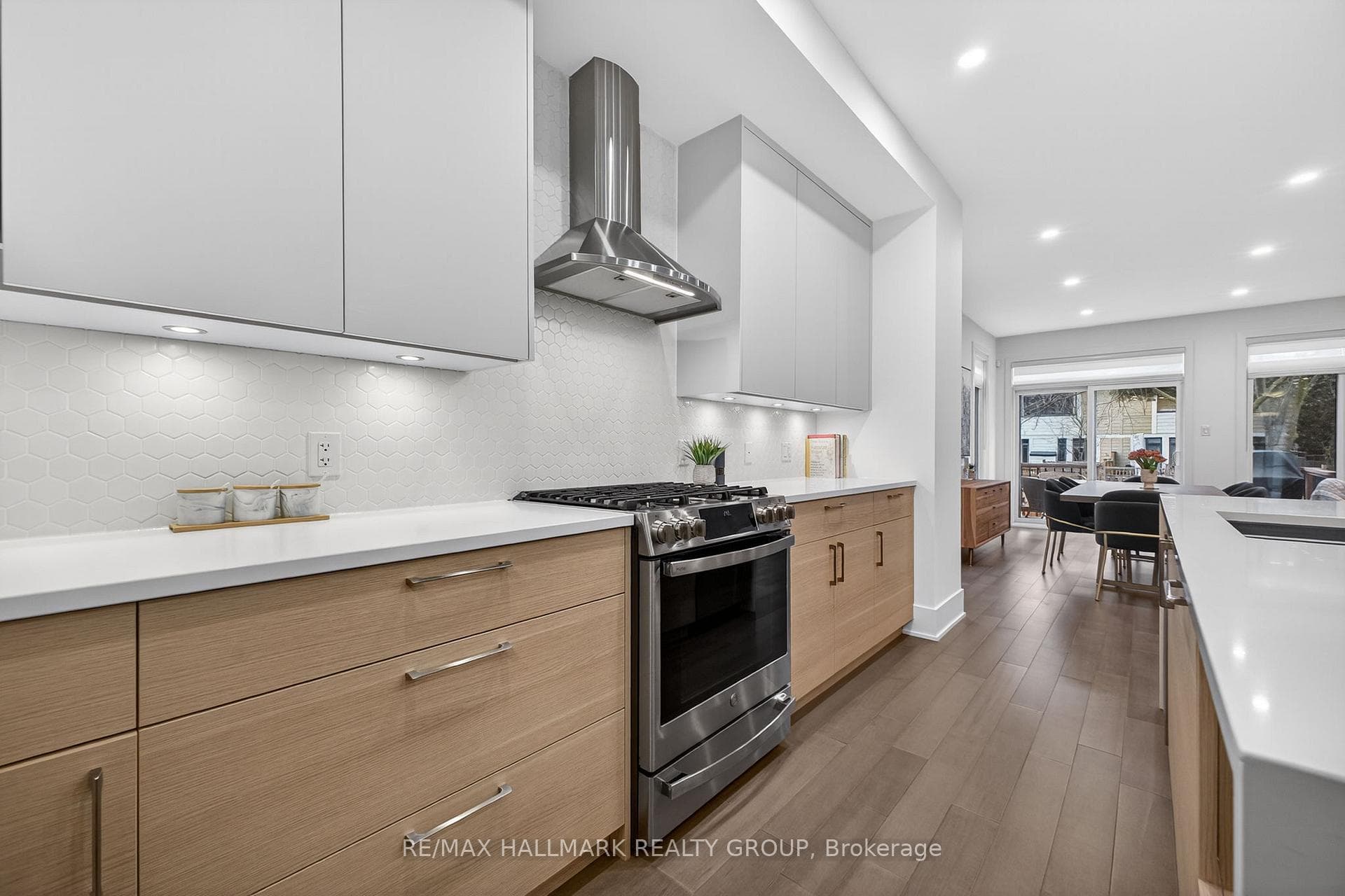 261 Avondale Avenue photo 8