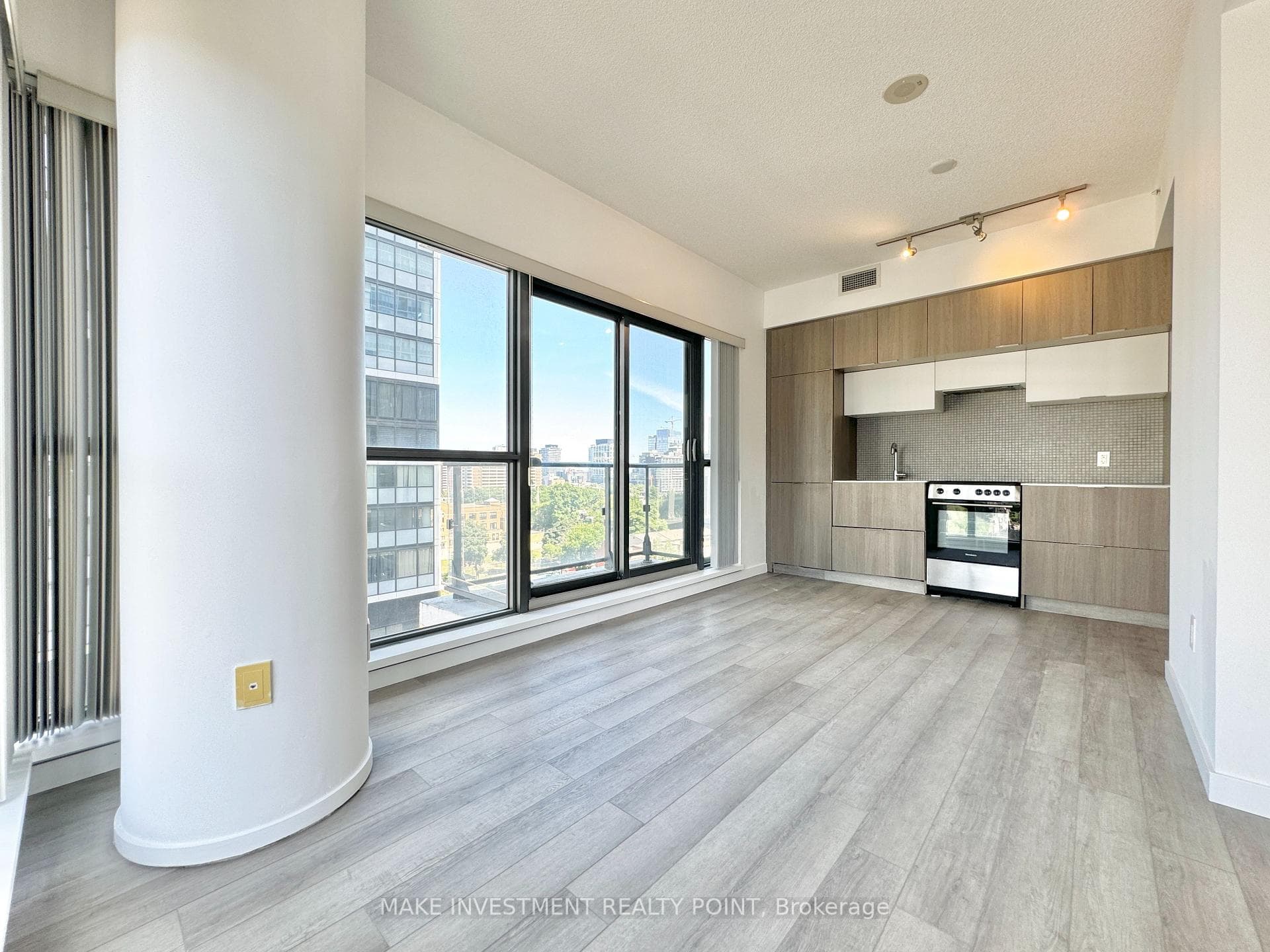 159 Dundas Street Unit 906 photo 7