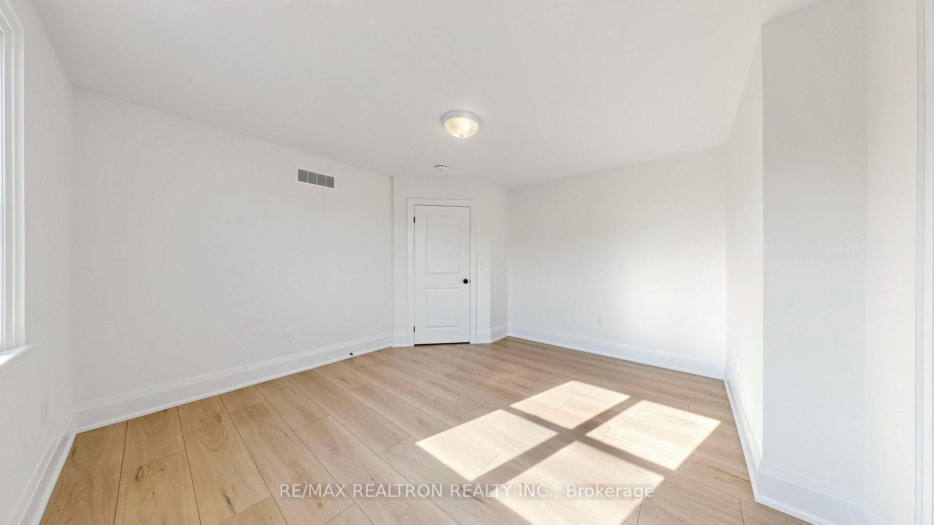 4 Braeburn Street photo 38
