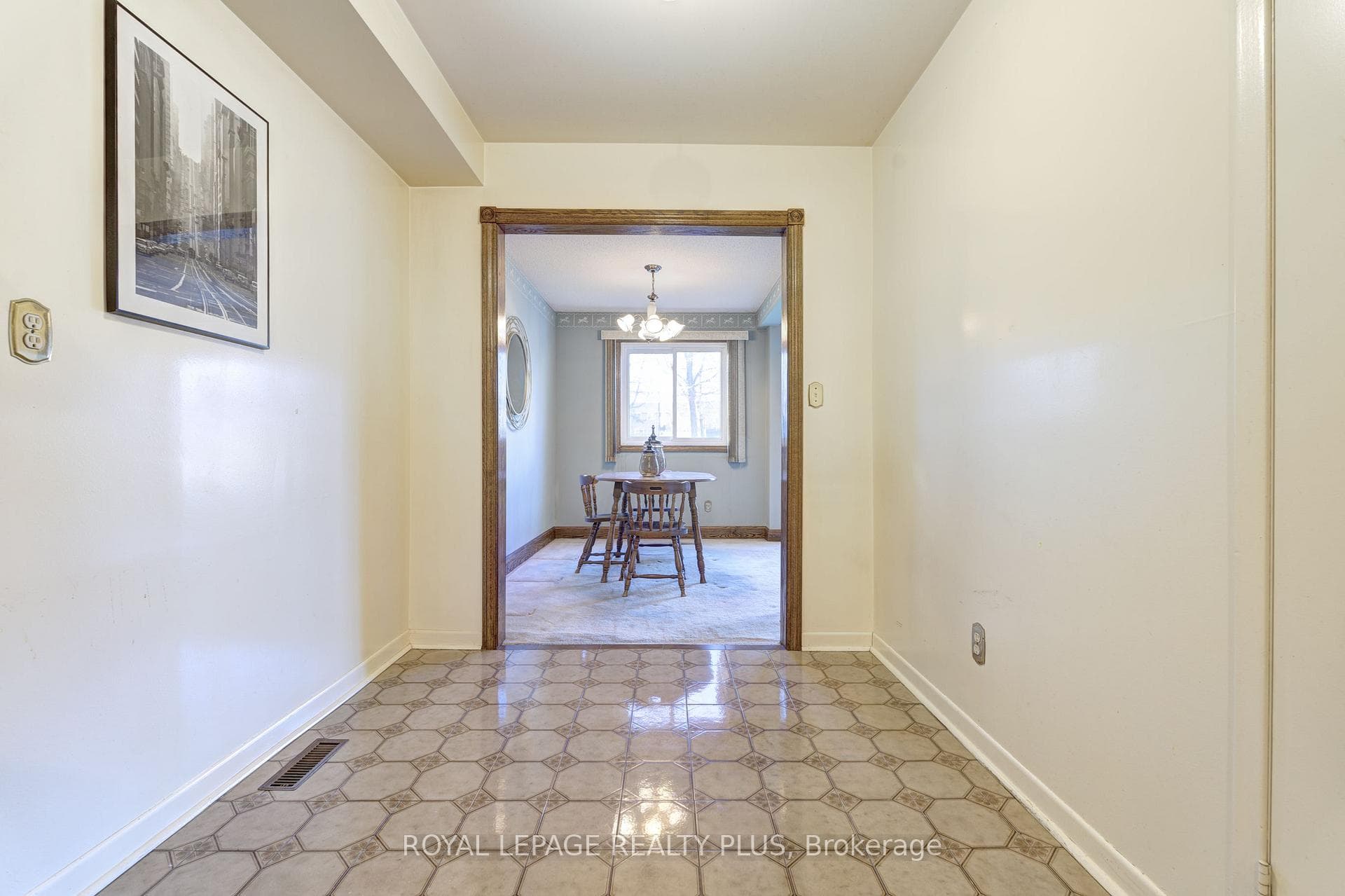 861 Riley Court photo 4