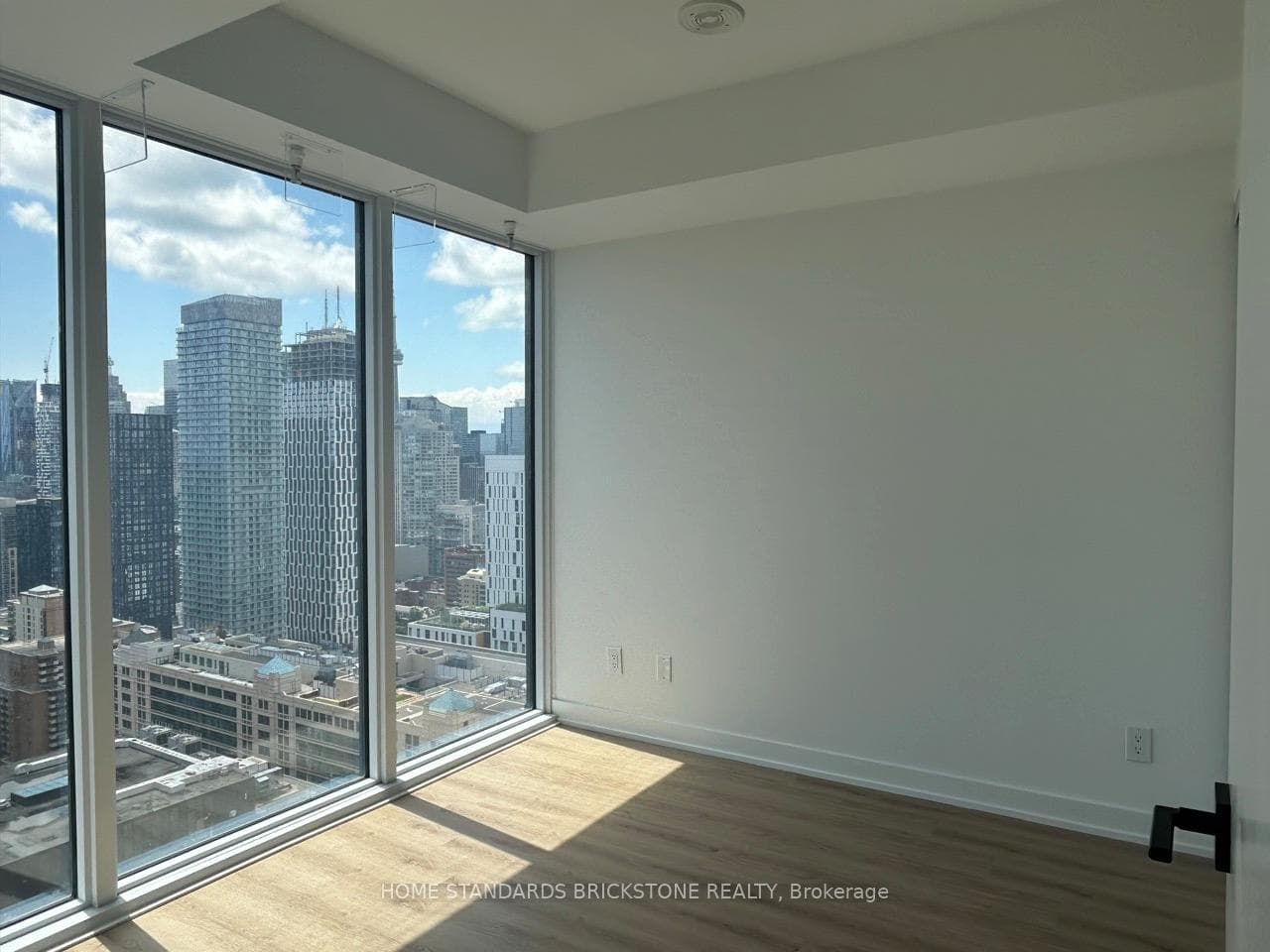 319 Jarvis Street Unit 3901 photo 11