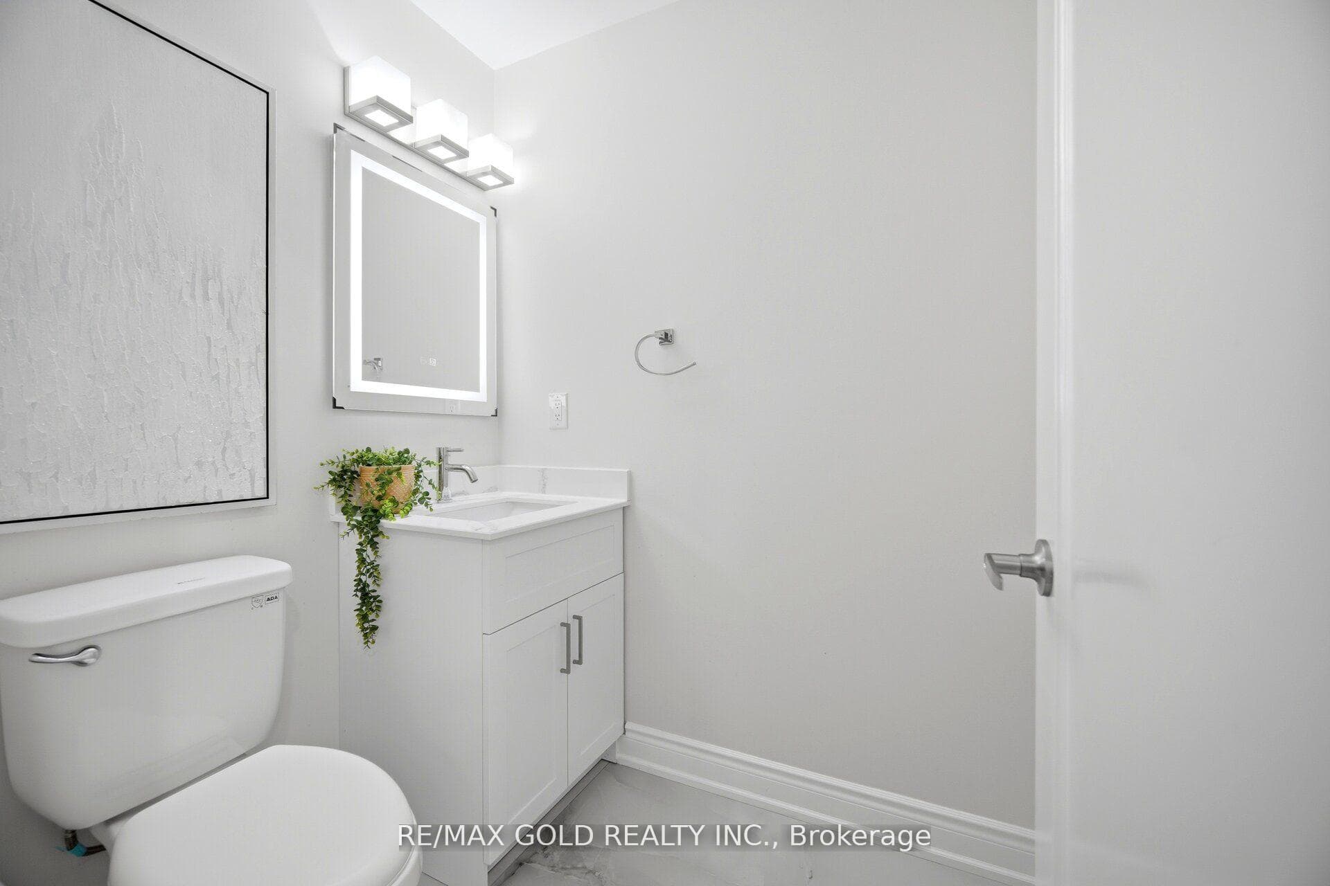 37 Lord Simcoe Drive photo 23