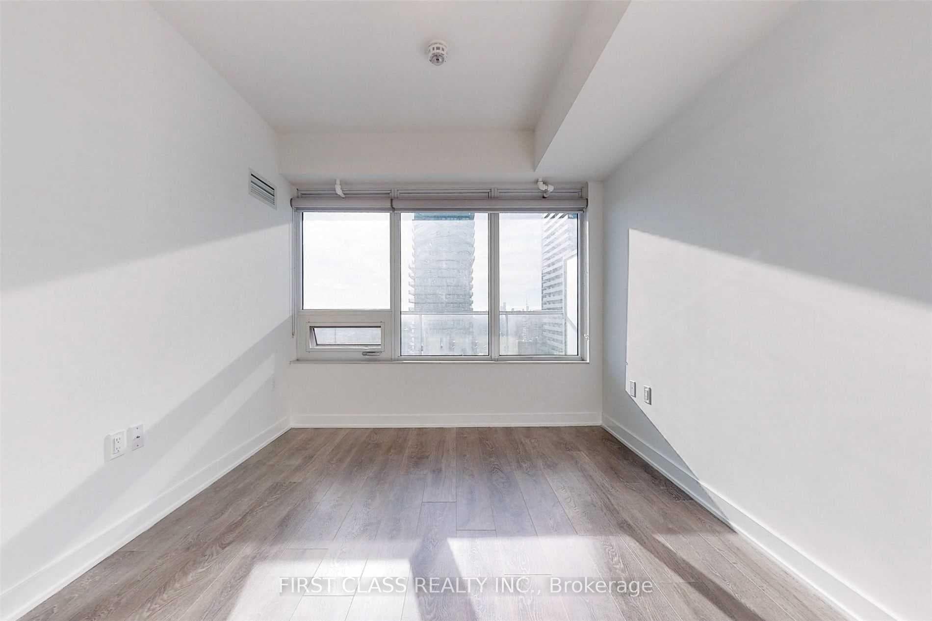 195 Redpath Avenue Unit 2709 photo 14