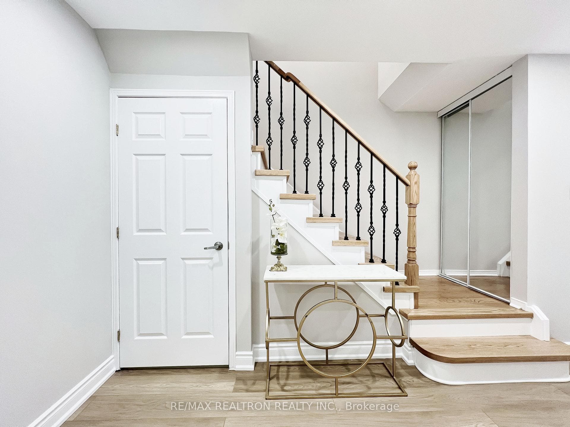 1240 Westview Terrace Unit 70 photo 4