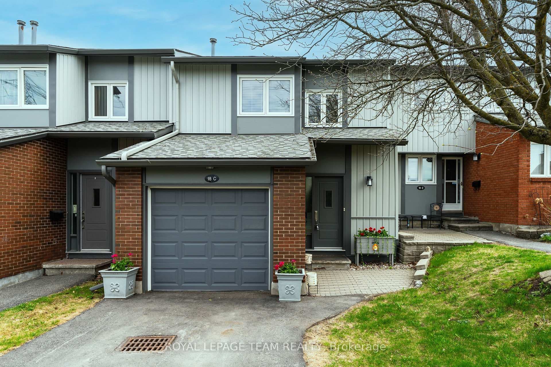 18 Benlea Drive Unit C photo 2