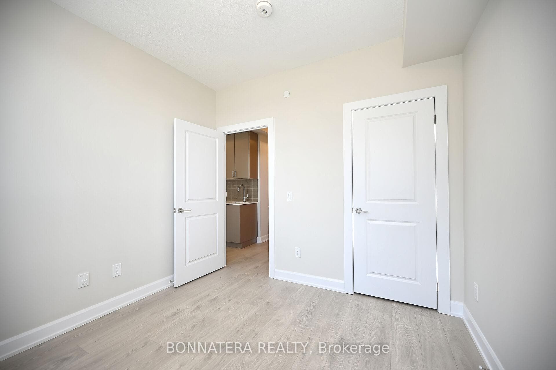 3220 William Coltson Avenue Unit 424 photo 27