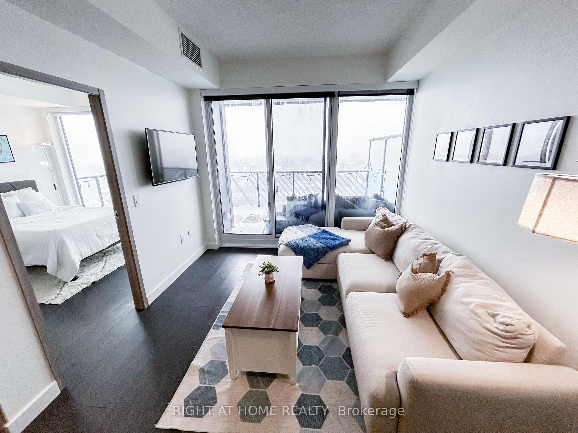 85 McMahon Drive Unit 1703 photo 15