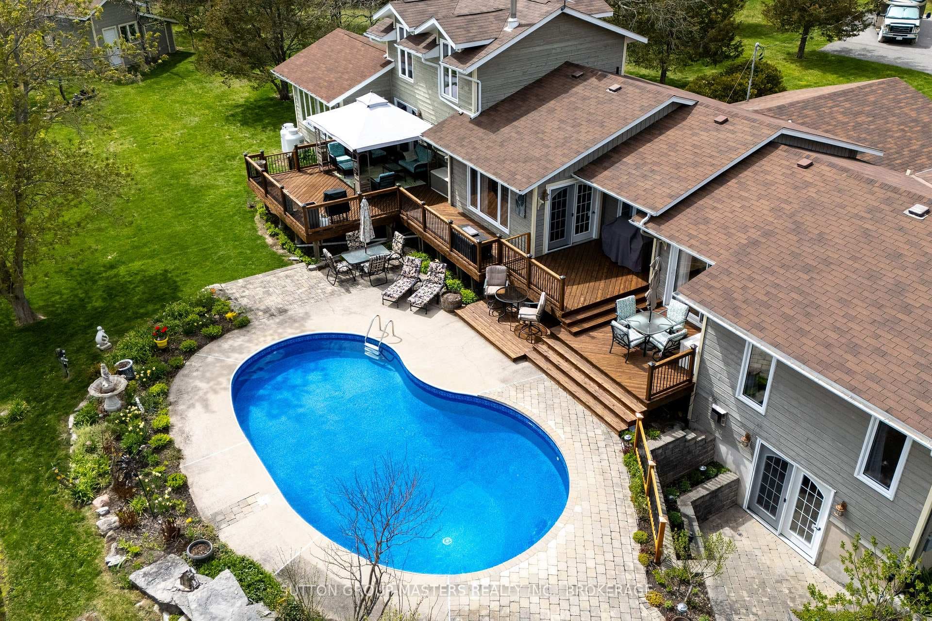 466 Colebrook Road photo 43