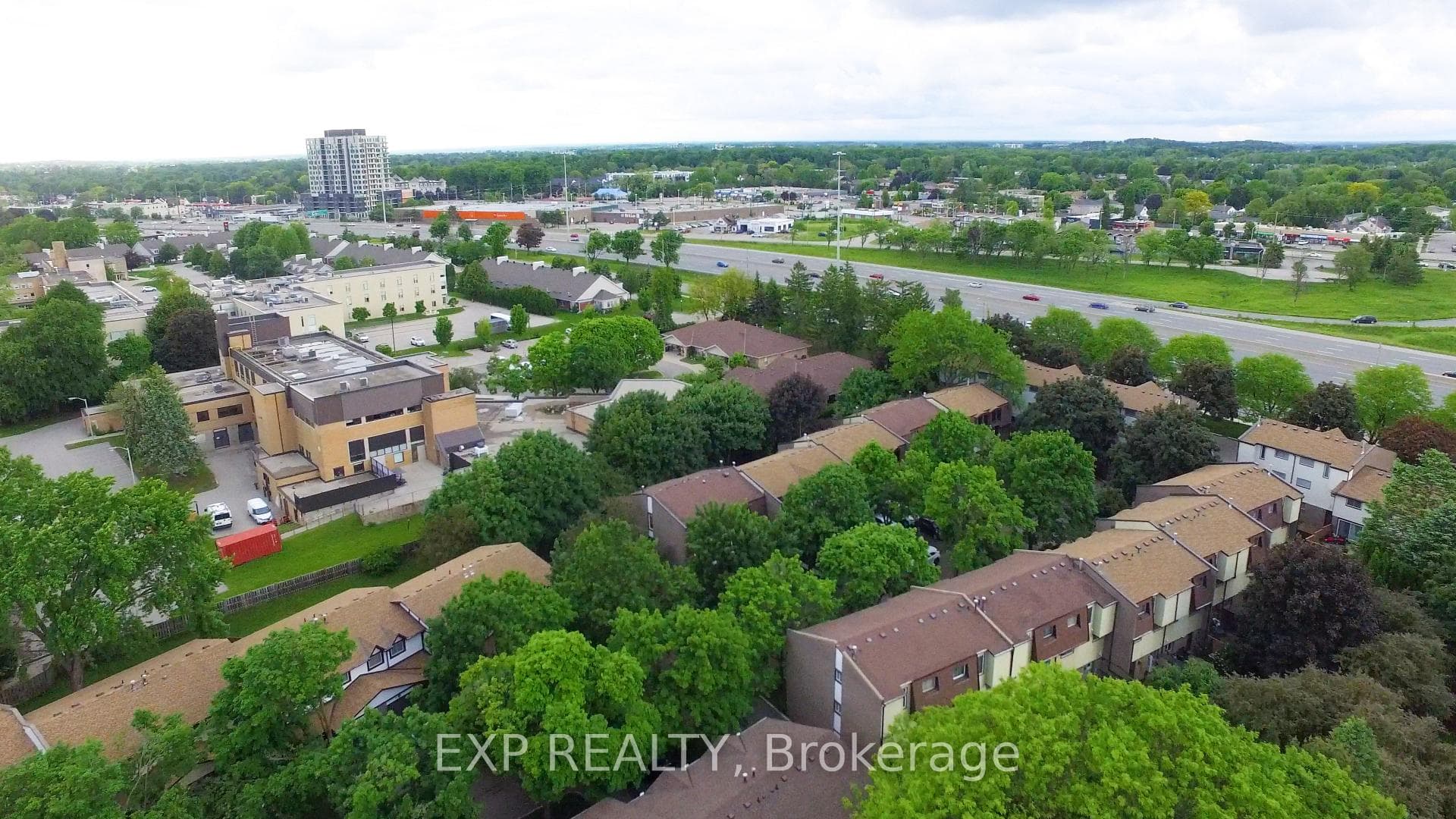 46 Cedarwoods Crescent Unit 1 photo 21