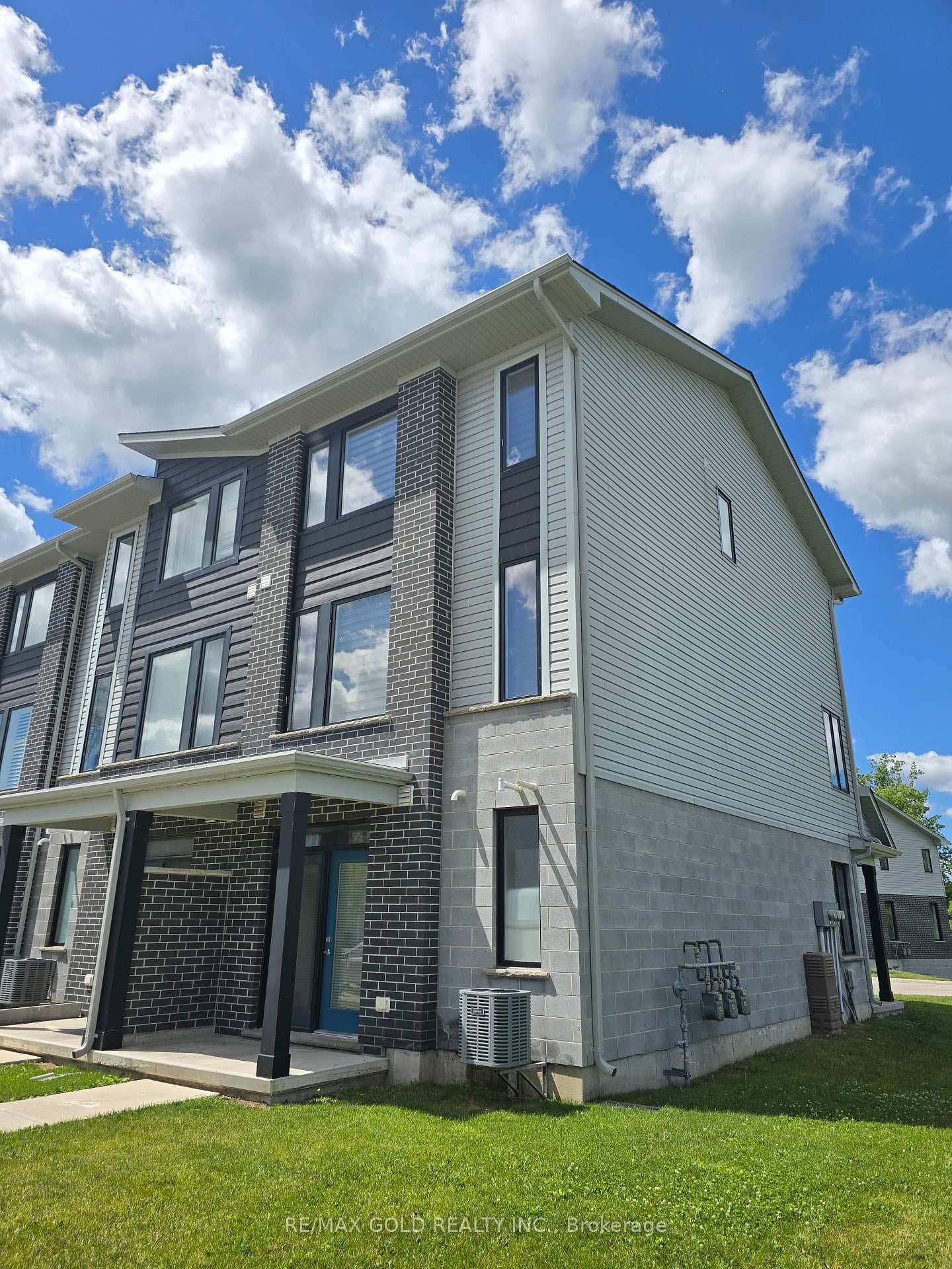 177 Edgevalley Road Unit 152 photo 26