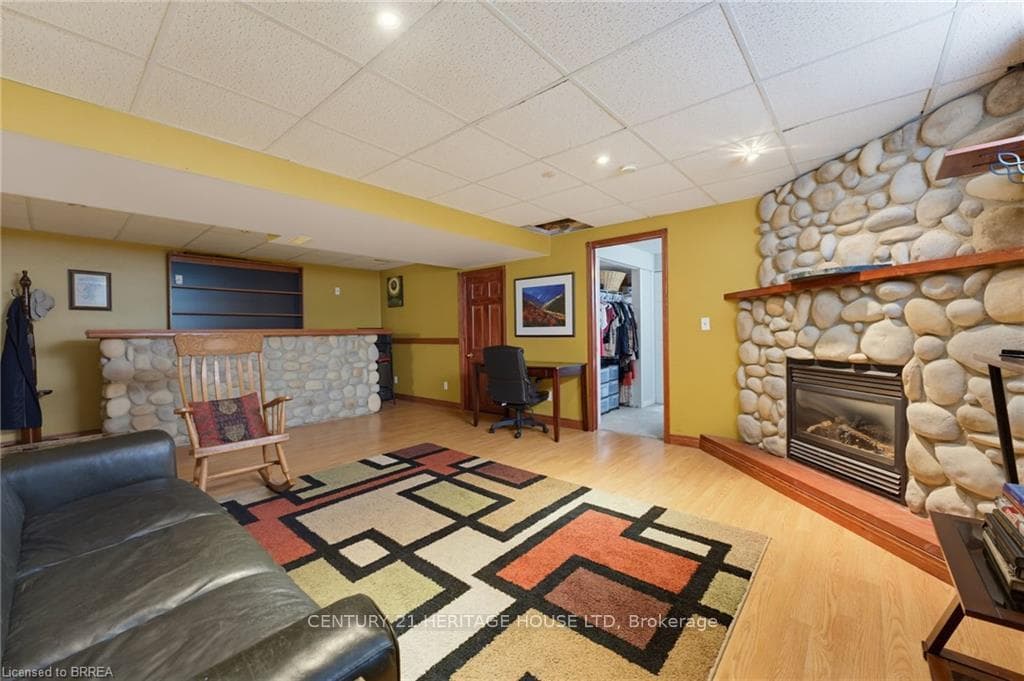 125 Whitlaw Way photo 13