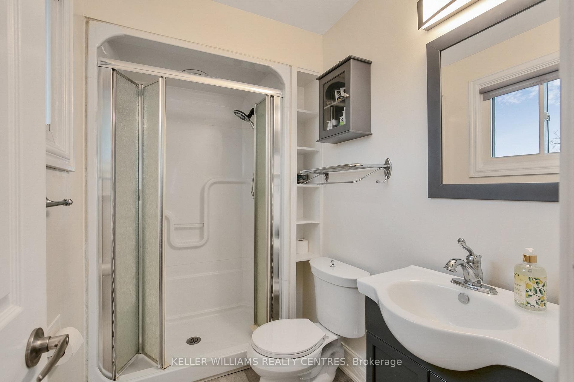 237 Osmond Crescent photo 21