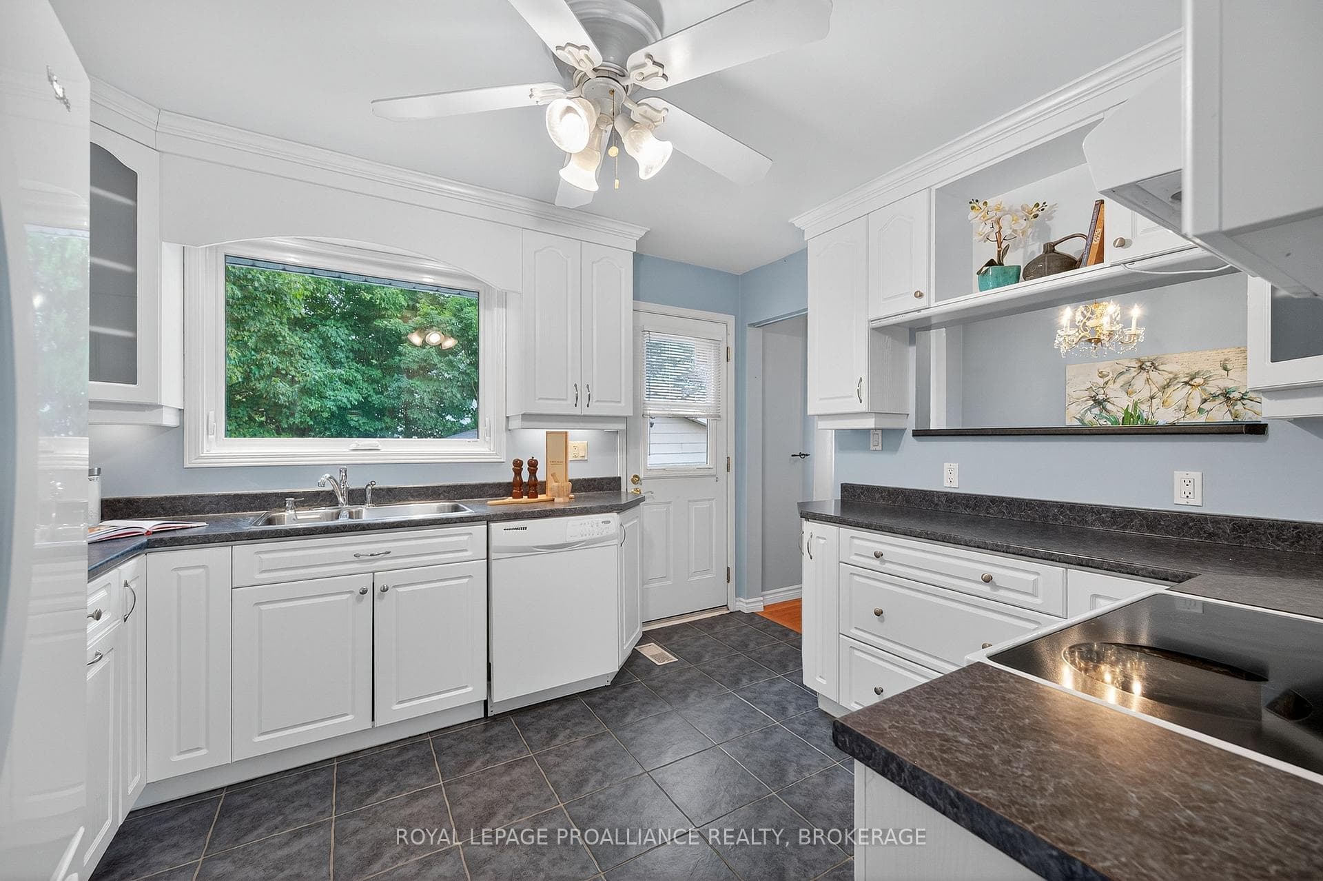 855 Woodbine Road photo 8