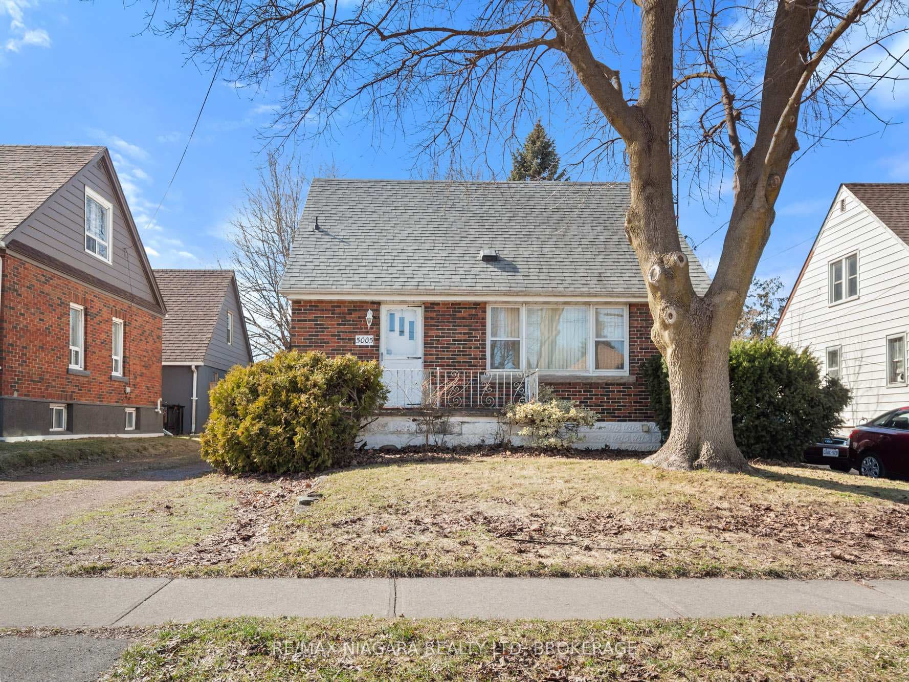 5005 Kingston Avenue photo 2
