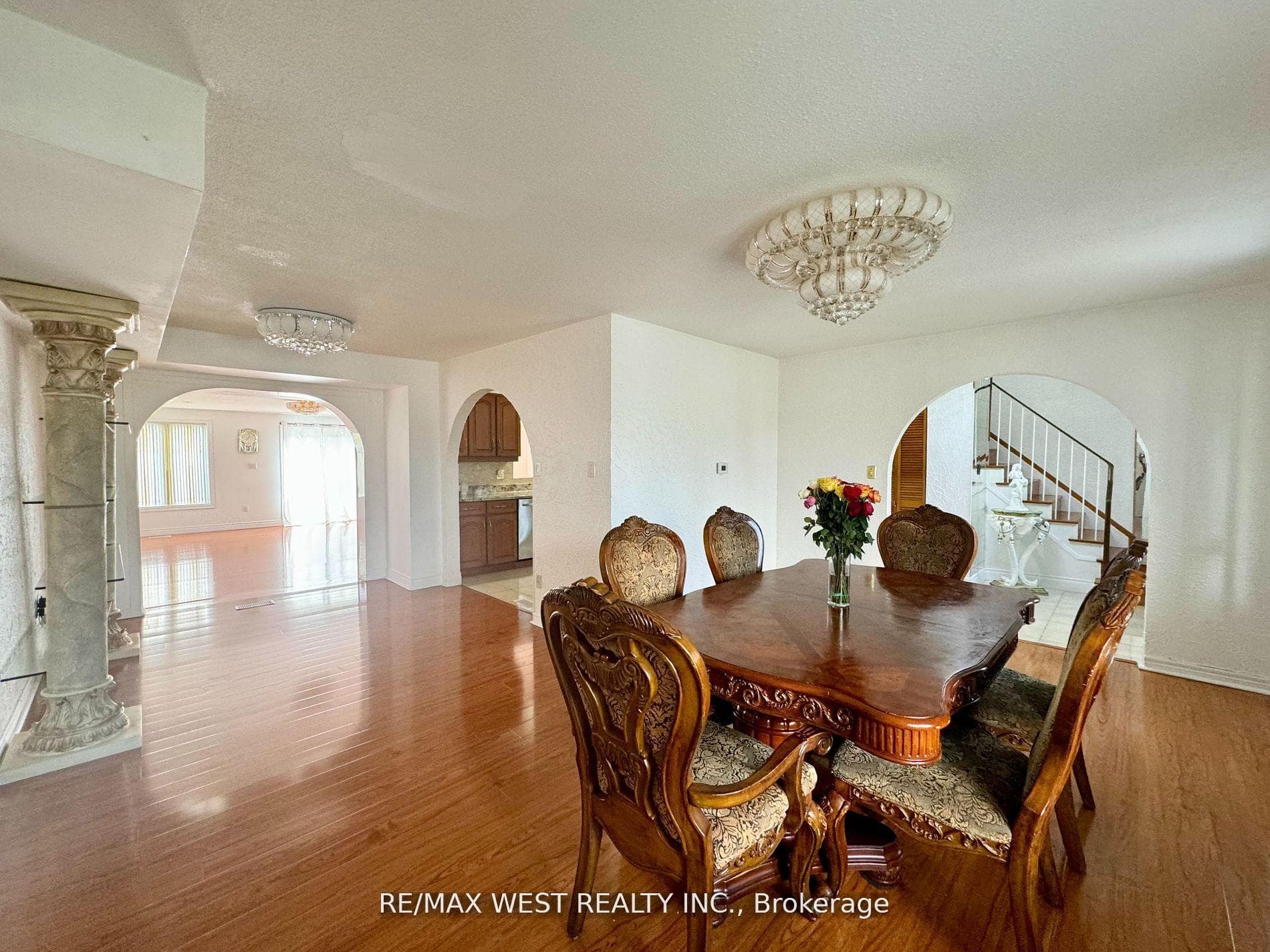 26 Elmvale Crescent photo 7