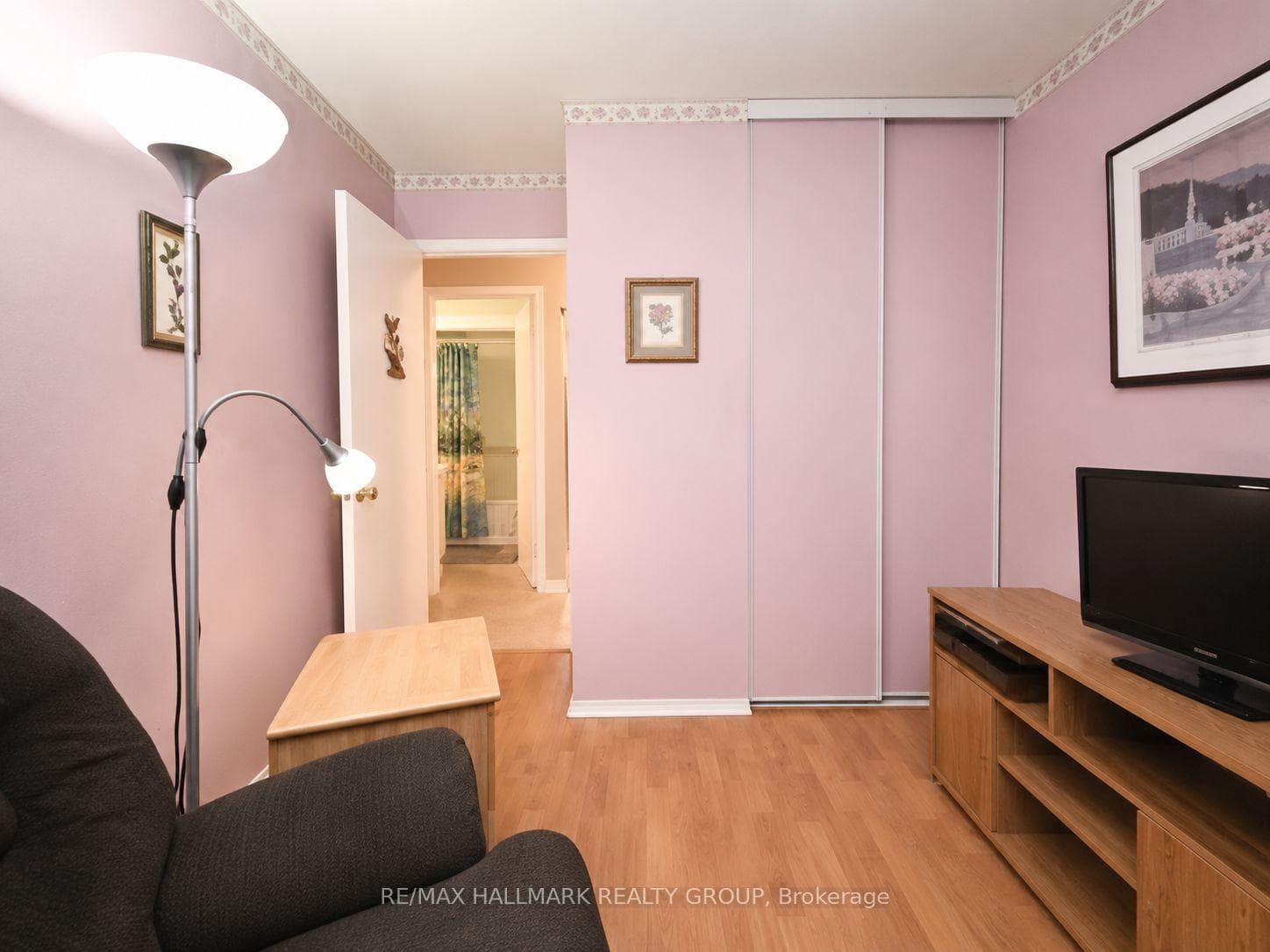1099 Cadboro Road Unit 115 photo 13