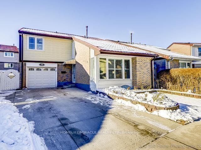 23 Pumfrey Crescent photo 2