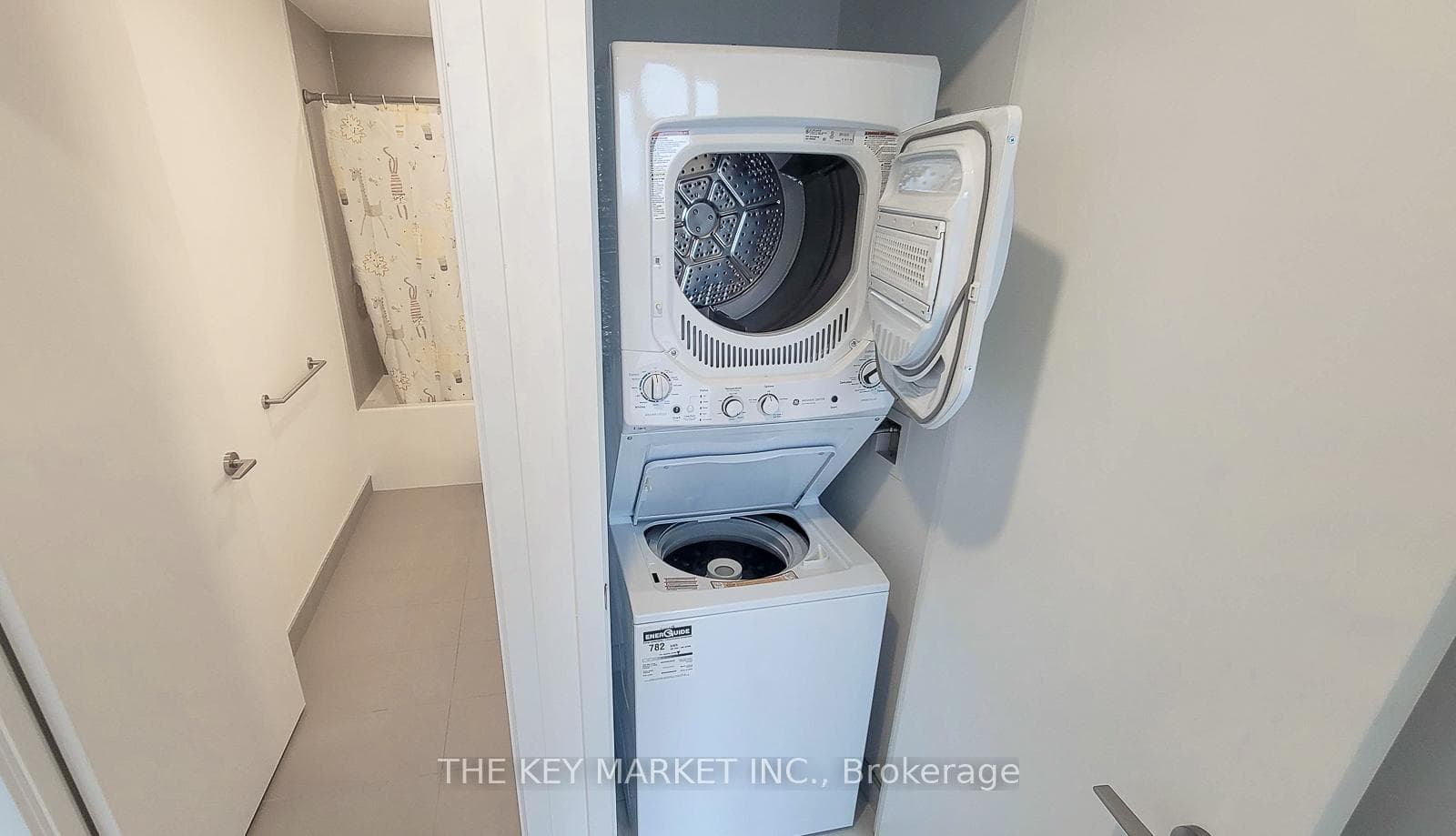 33 Helendale Avenue Unit 1511 photo 10