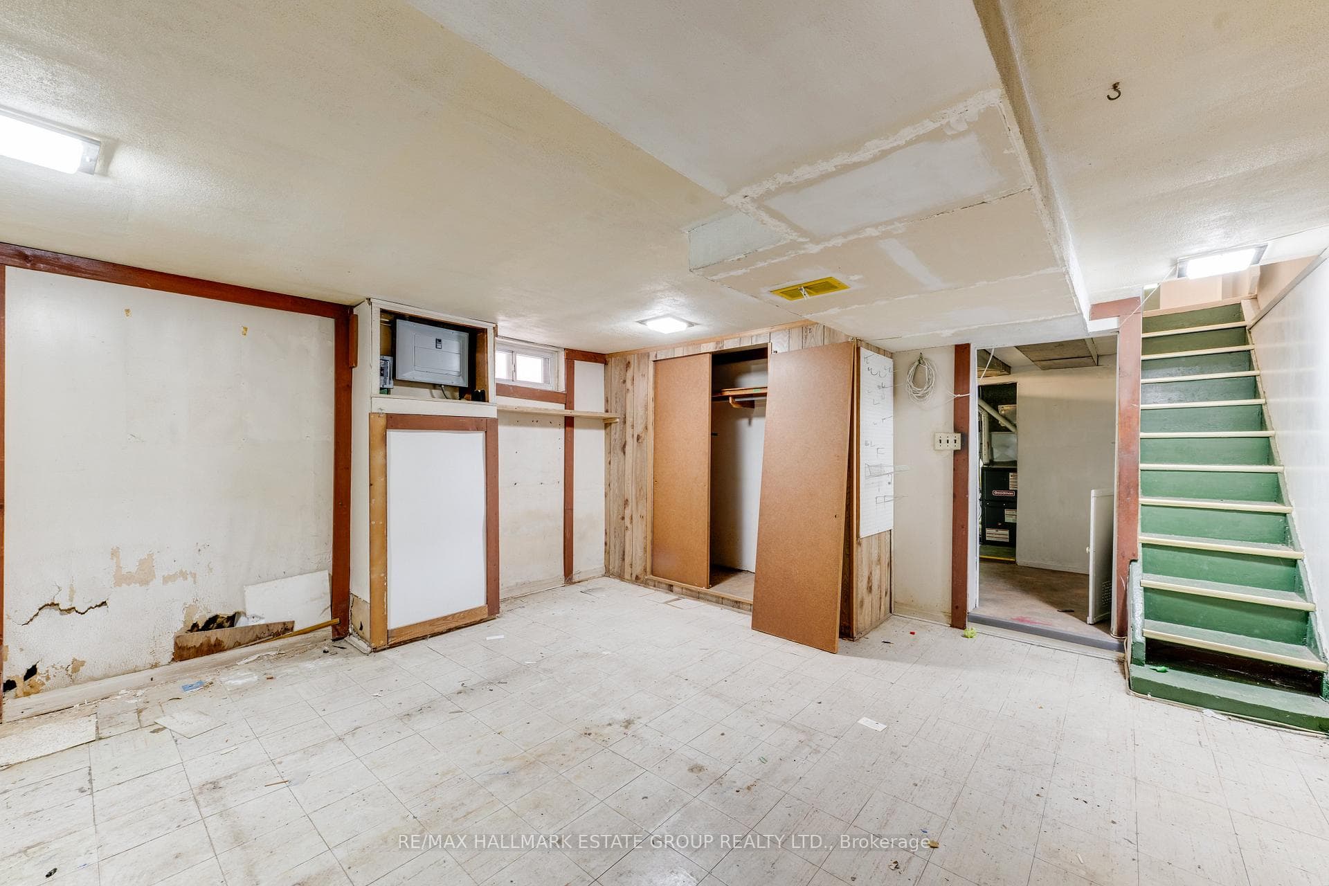 160 Coxwell Avenue photo 40